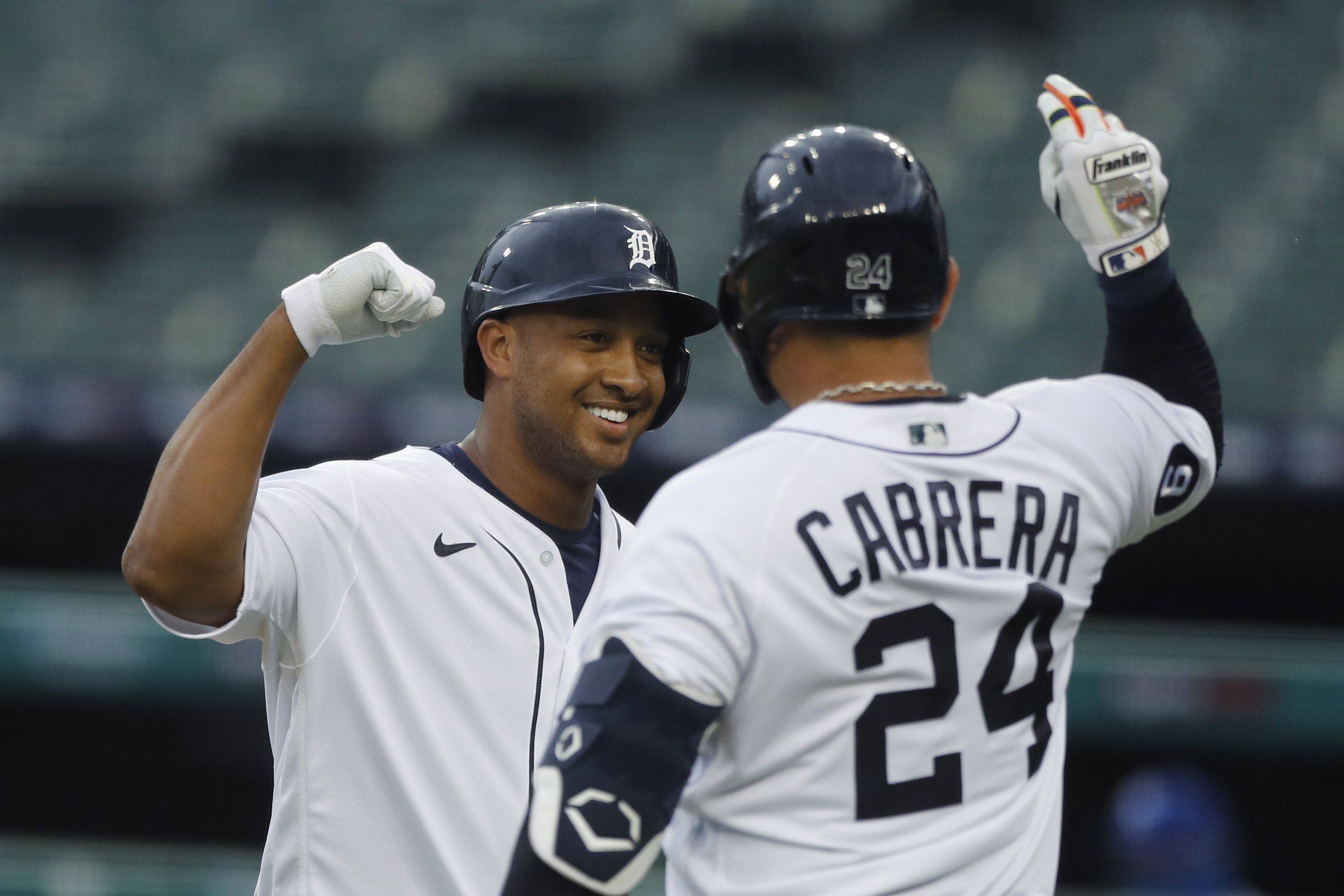 Miguel Cabrera homers but Tigers fall to Braves in Game 1 