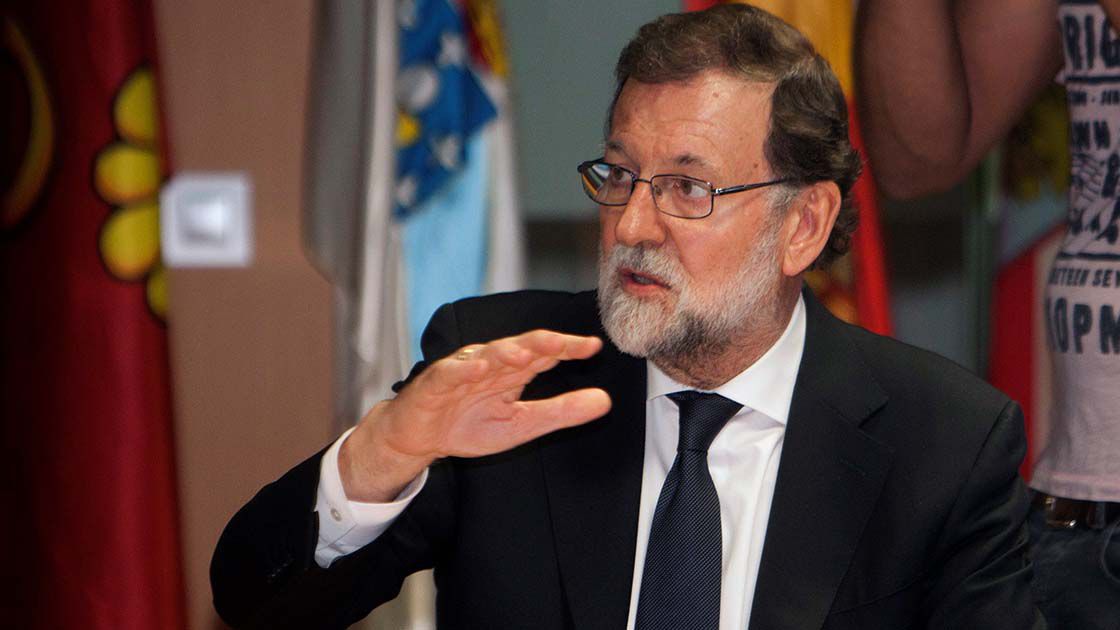 Rajoy preside el minuto de silencio en Vigo por las víctimas de los incendios