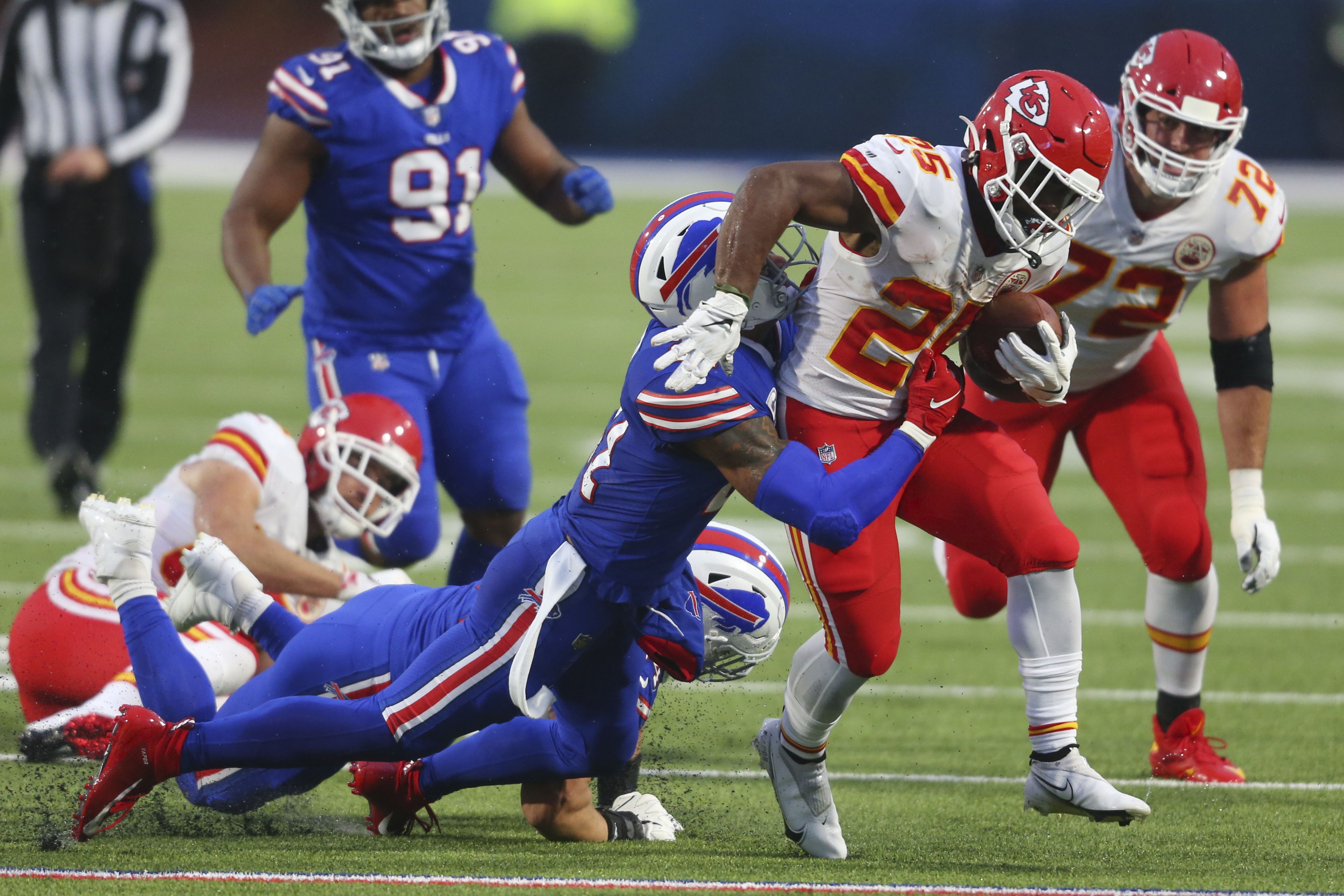 KC Chiefs, Edwards-Helaire run away with 26-17 win over Bills