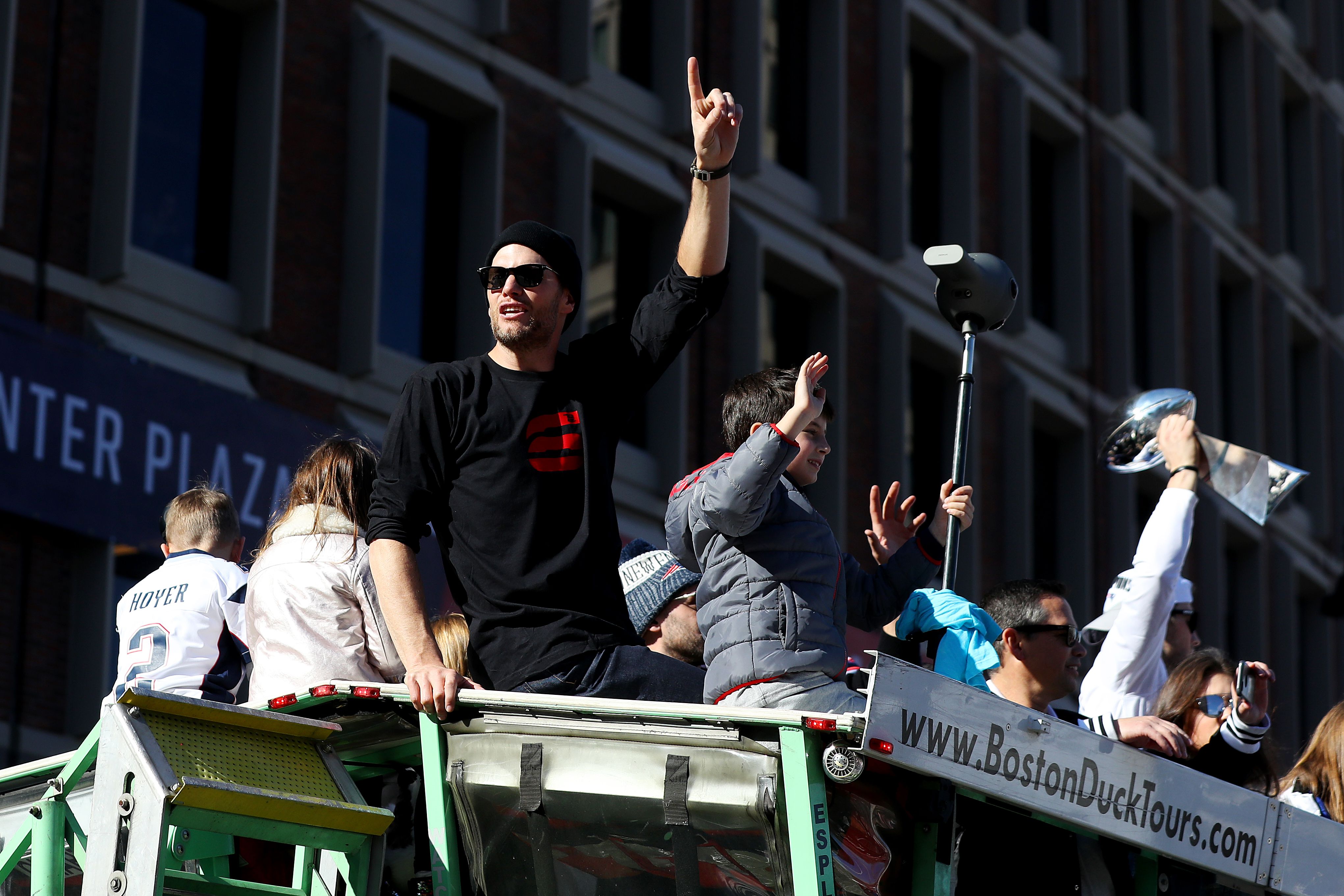 6 unforgettably Boston moments from the Patriots' sixth Super Bowl victory  parade