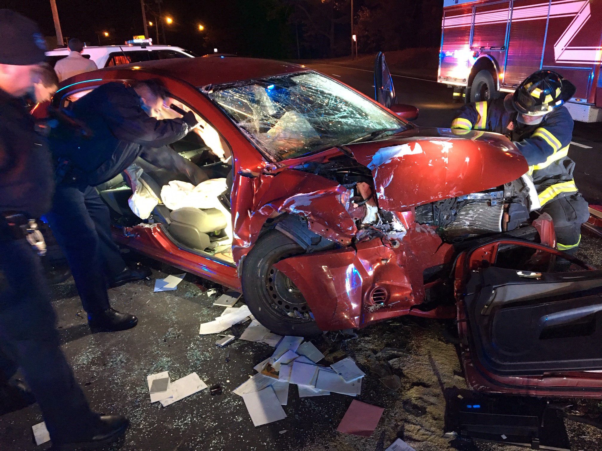 Springfield crash leaves 2 injured, woman in car - masslive.com