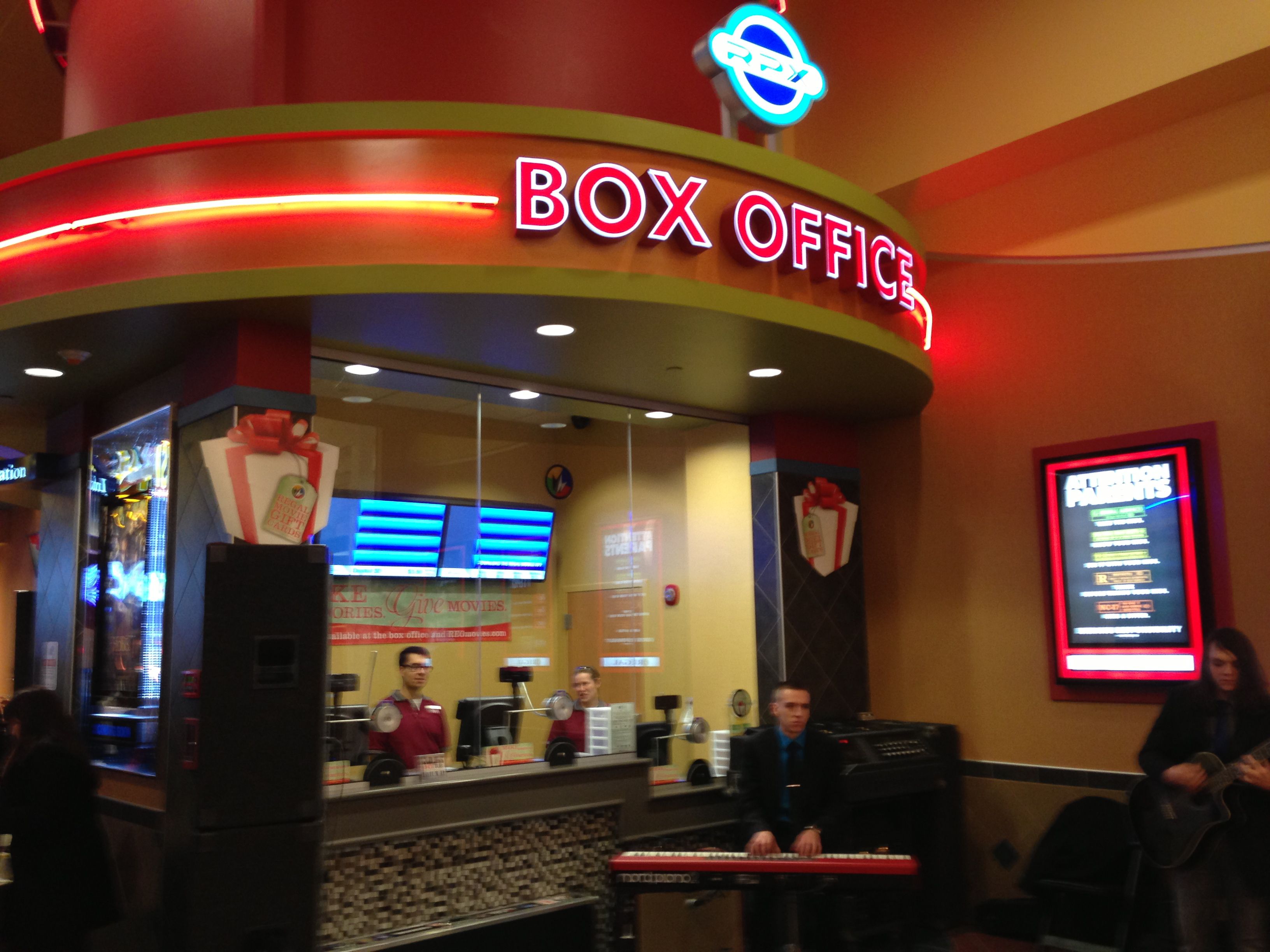 Regal Movie Theaters In Akron Ohio