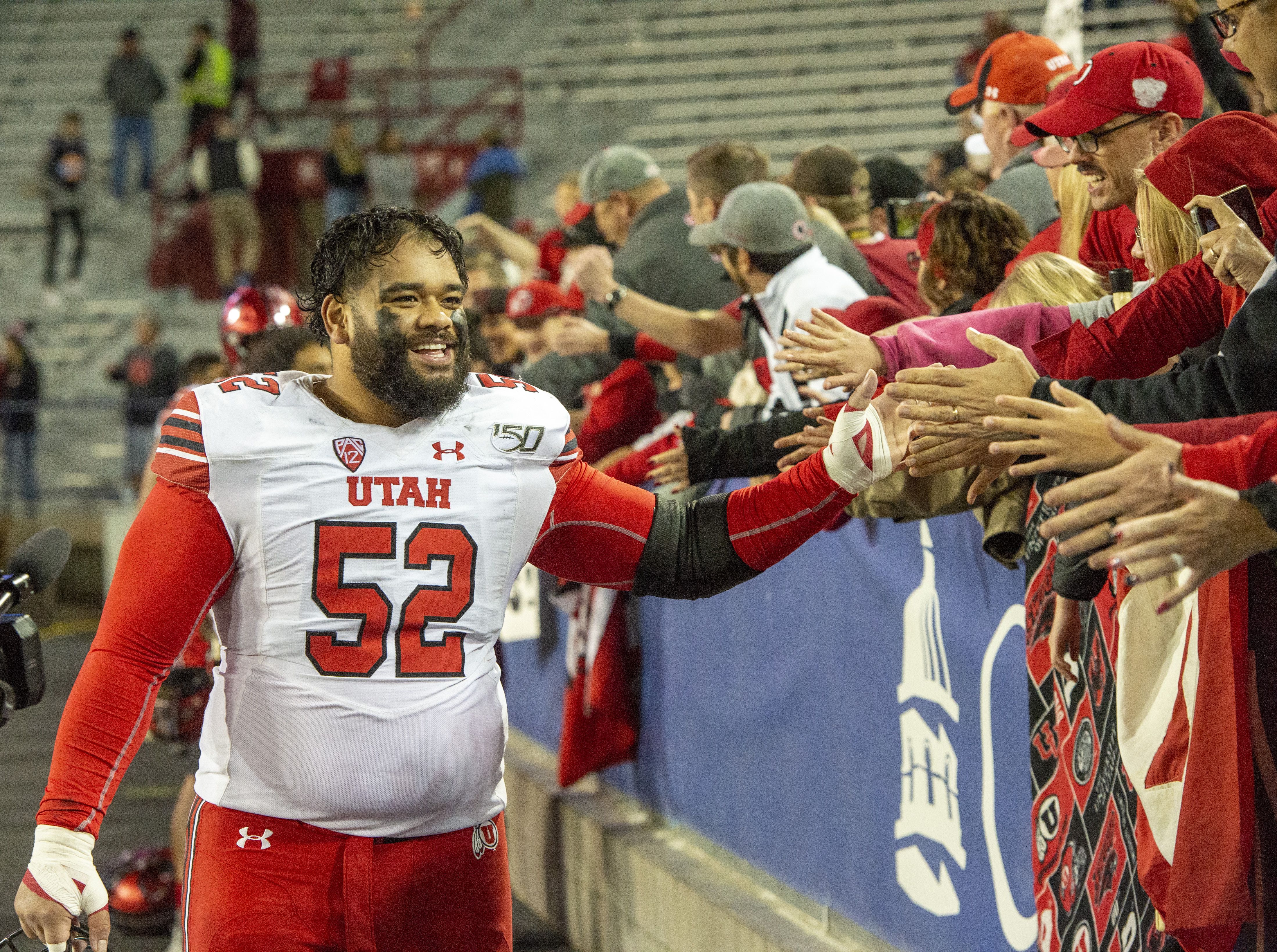 Bradlee Anae awarded Pac-12's defensive lineman of the week - Sports  Illustrated Utah Utes News, Analysis and More