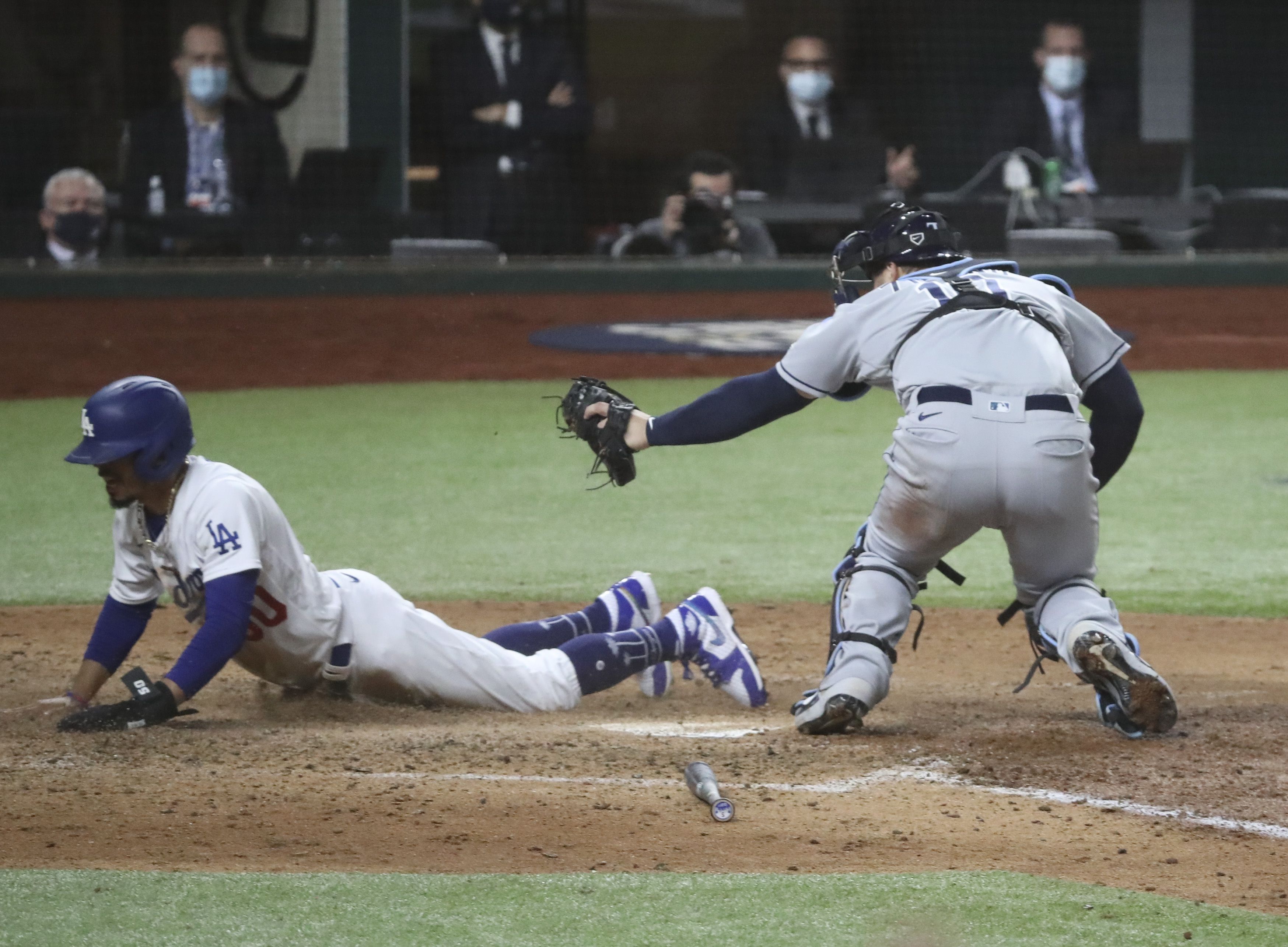 Los Angeles Dodgers Grab 2-1 Lead Over Tampa Bay Rays in World