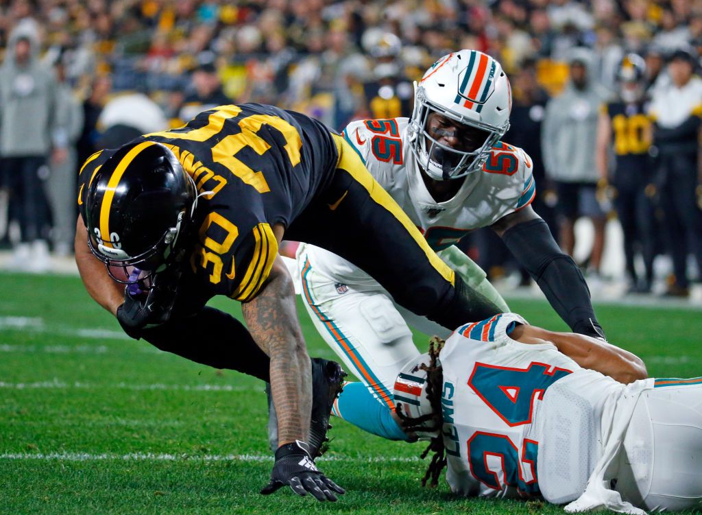 Steelers overcome slow start, drop winless Dolphins 27-14