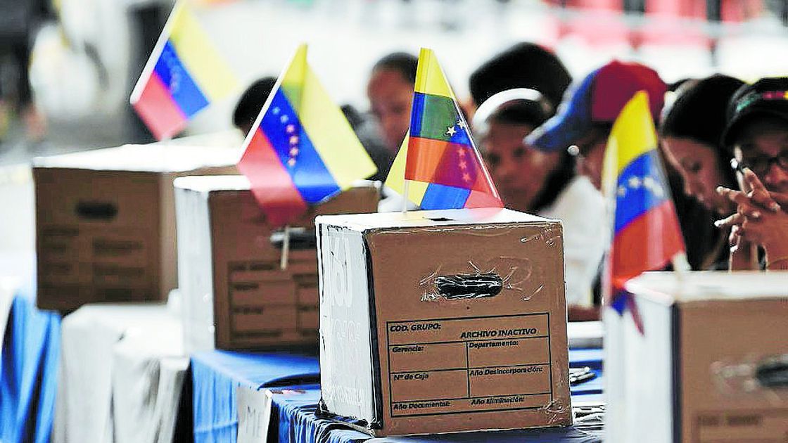 Voters Cast Their Ballots For Unofficial Plebiscite As Maduro Tries To Rewrite Constitution