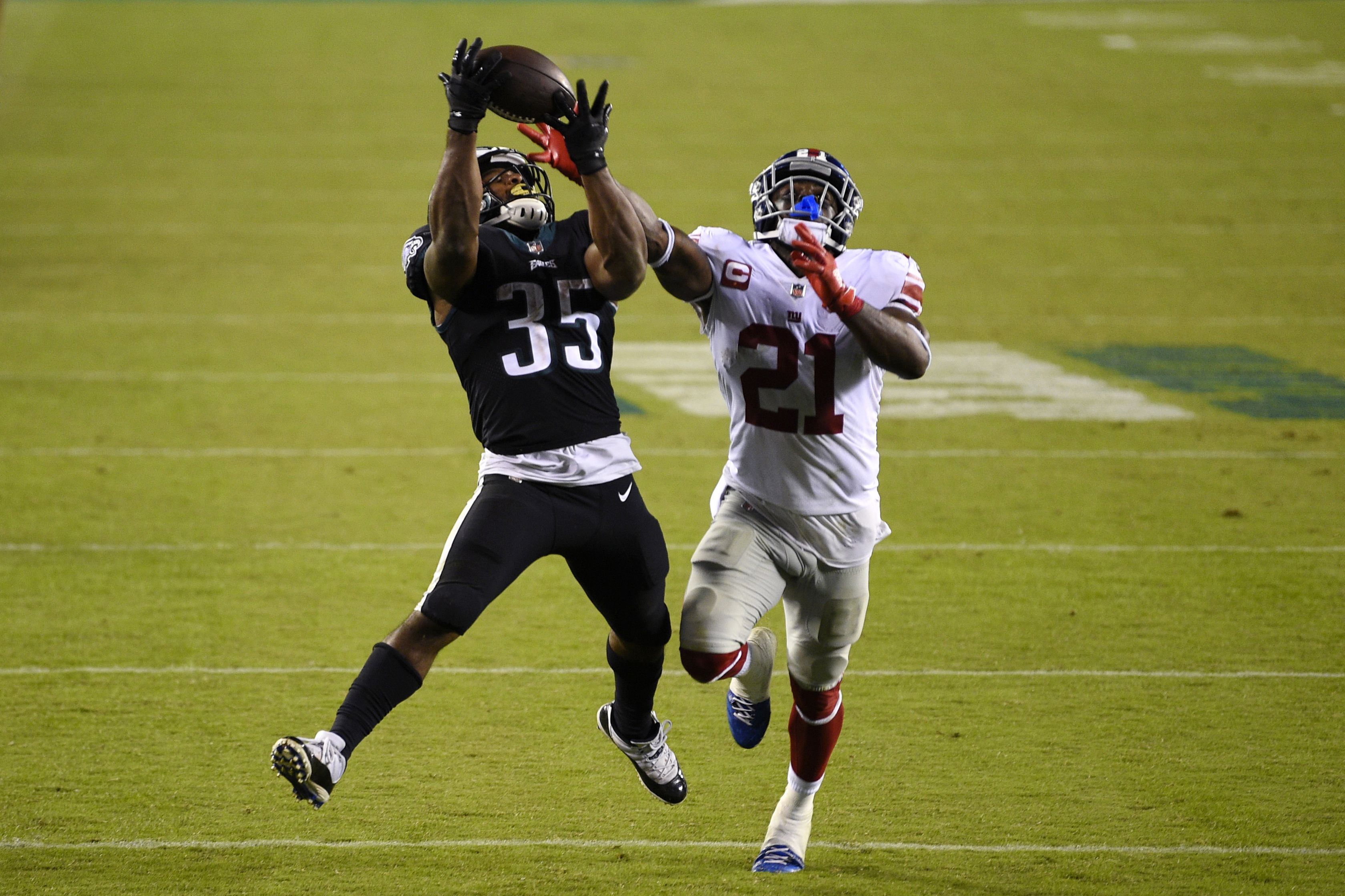 Giants' Sterling Shepard gets called for pass interference before