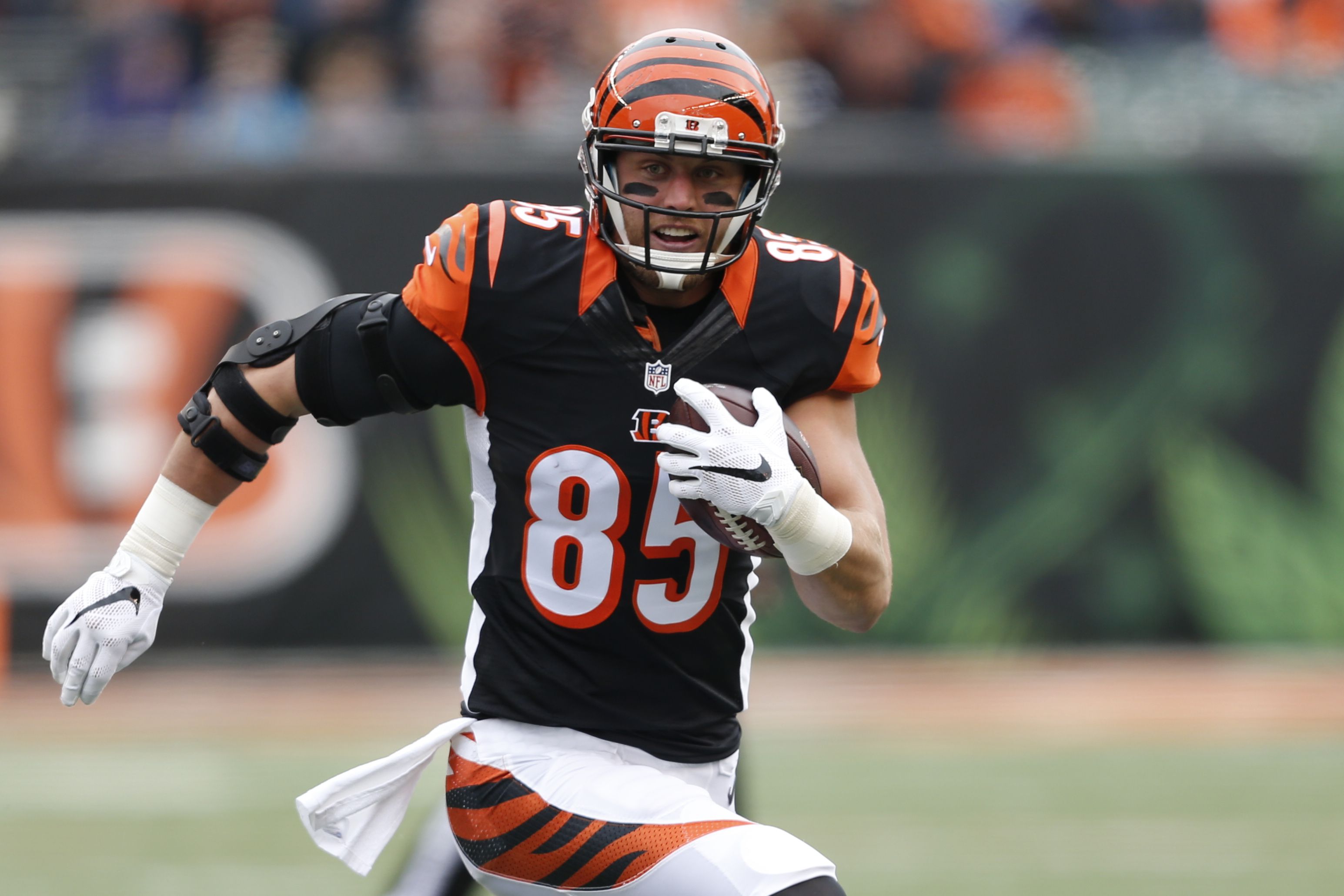 Hayden Hurst, free-agent tight end, agrees to deal with Bengals