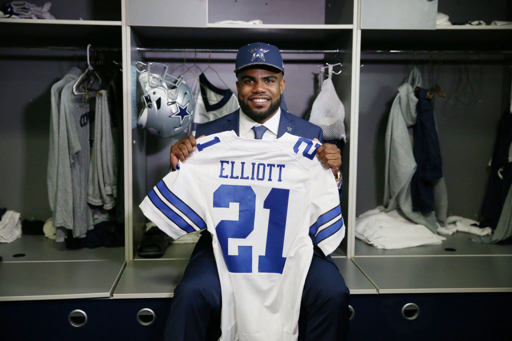 Cowboys RB Ezekiel Elliott signs 4-year, $24.9M deal; how his payday  compares to DeMarco Murray's