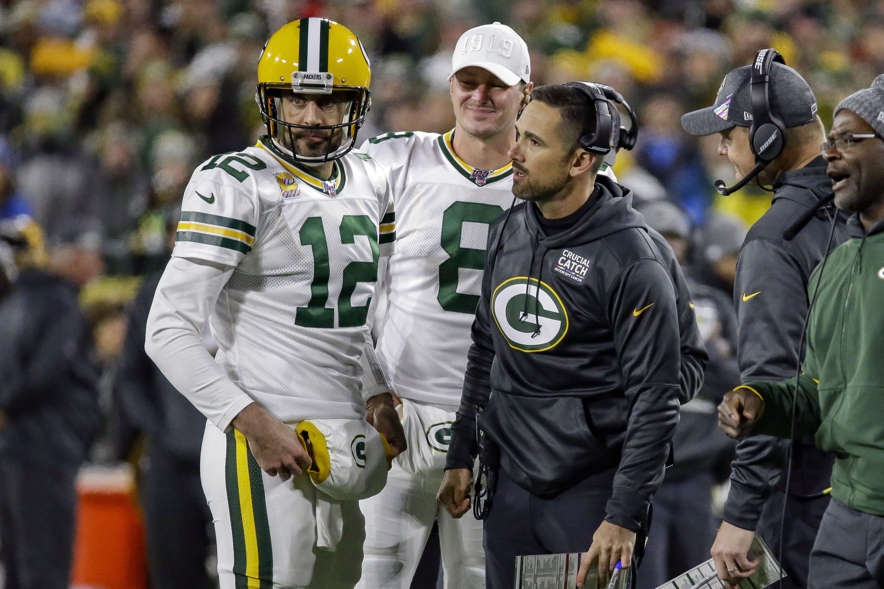 Packers' Aaron Rodgers screams at head coach Matt LaFleur for not throwing  challenge flag vs. Bears