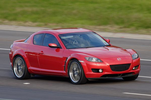 Mazda_RX-8_on_freeway-600x400.jpg