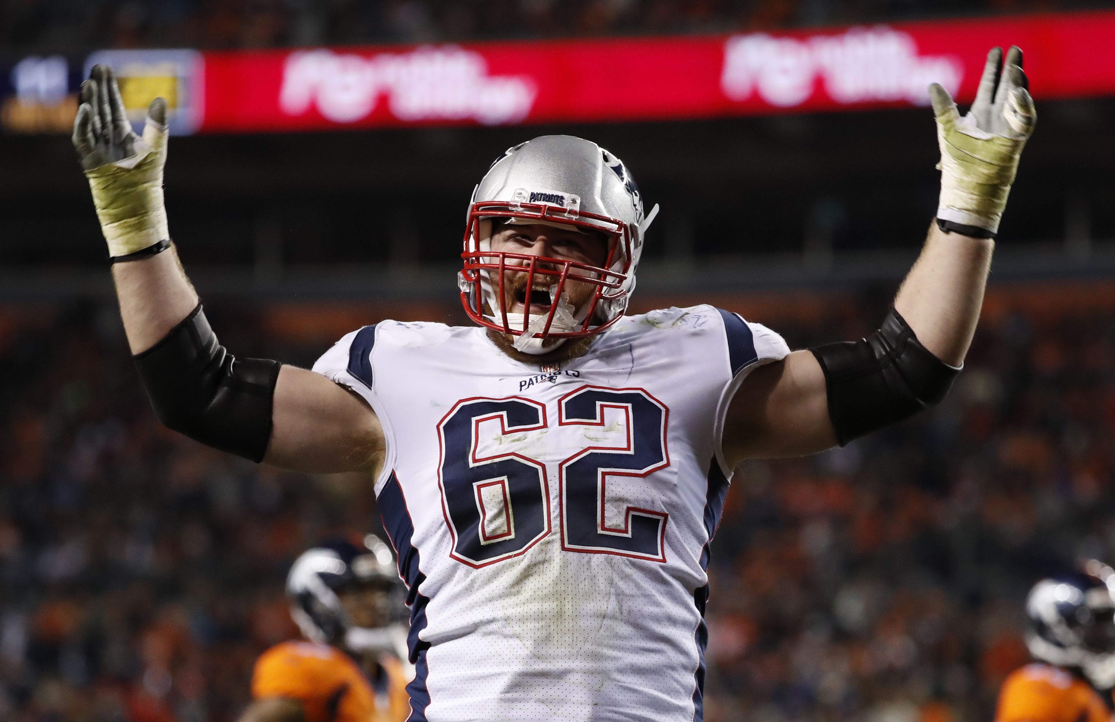 Joe Thuney now Patriots' highest-paid player after OL signs one