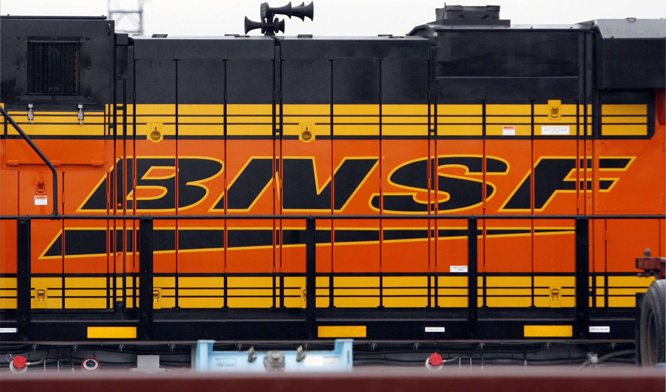 Mathew on Instagram: “BNSF 4707 leads the westbound BNSF train