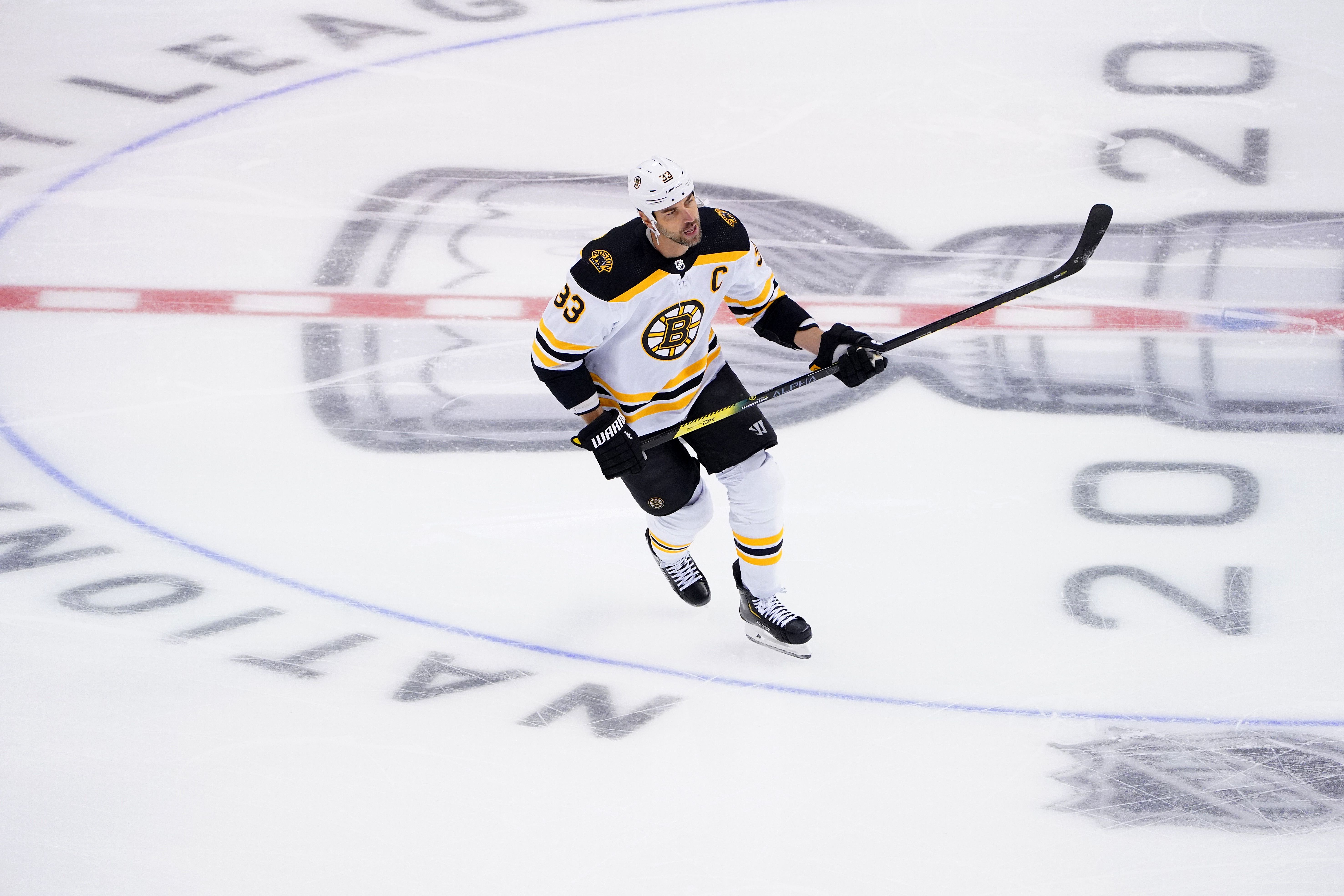 Zdeno Chara Boston Bruins Unsigned White Jersey Skating