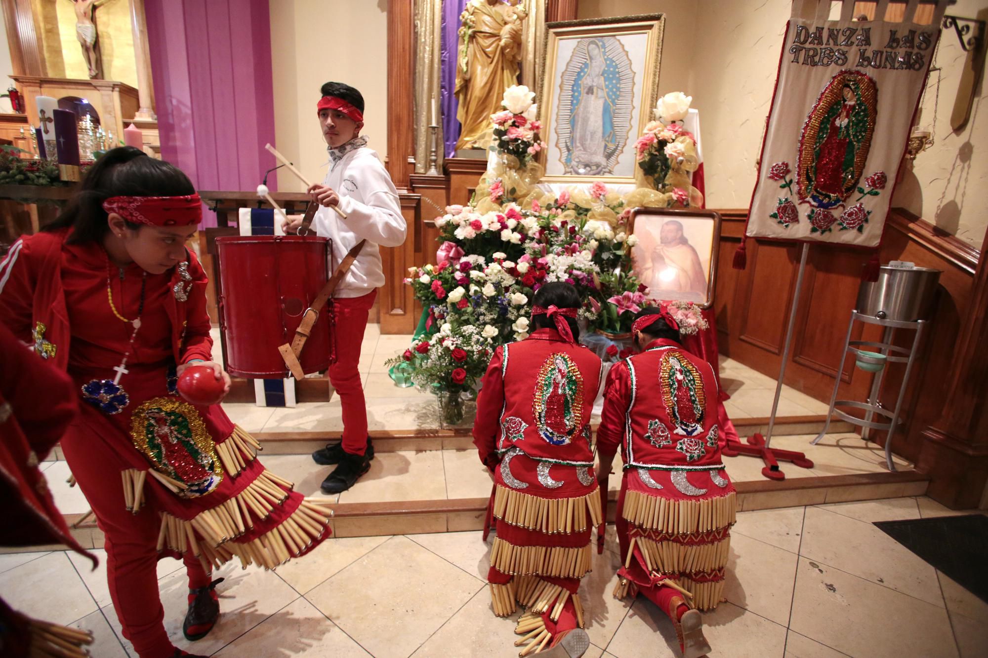 Texas: Celebran a la Virgen de Guadalupe en iglesia de Grand Prairie