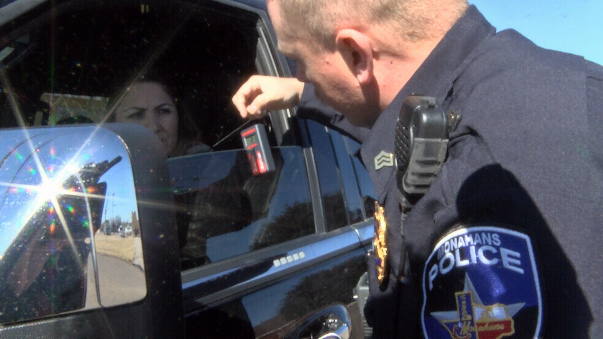 Do You Have to Roll Down Your Window for Police Officers in TX?