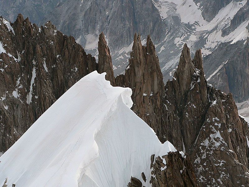 800px-Aiguilles_du_Diable.jpg