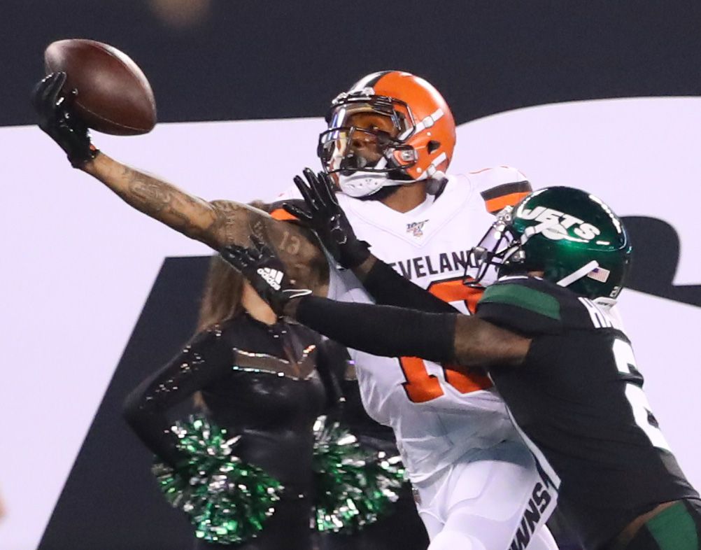 East Rutherford, New Jersey, USA. 16th Sep, 2019. Cleveland Browns wide  receiver Odell Beckham Jr. (13) catches the ball prior to the NFL game  between the Cleveland Browns and the New York