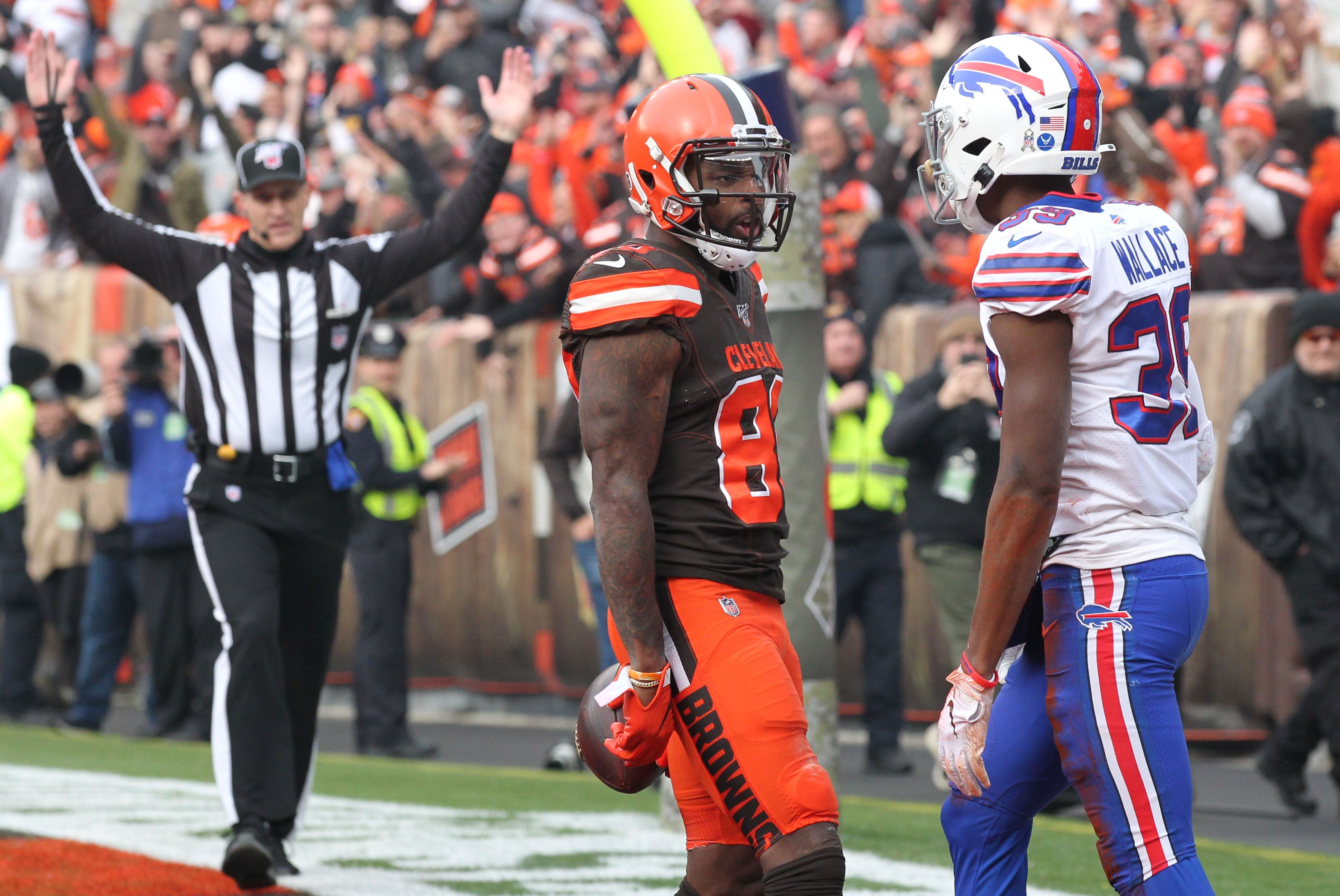 Cleveland Browns' Jarvis Landry gives himself birthday present at