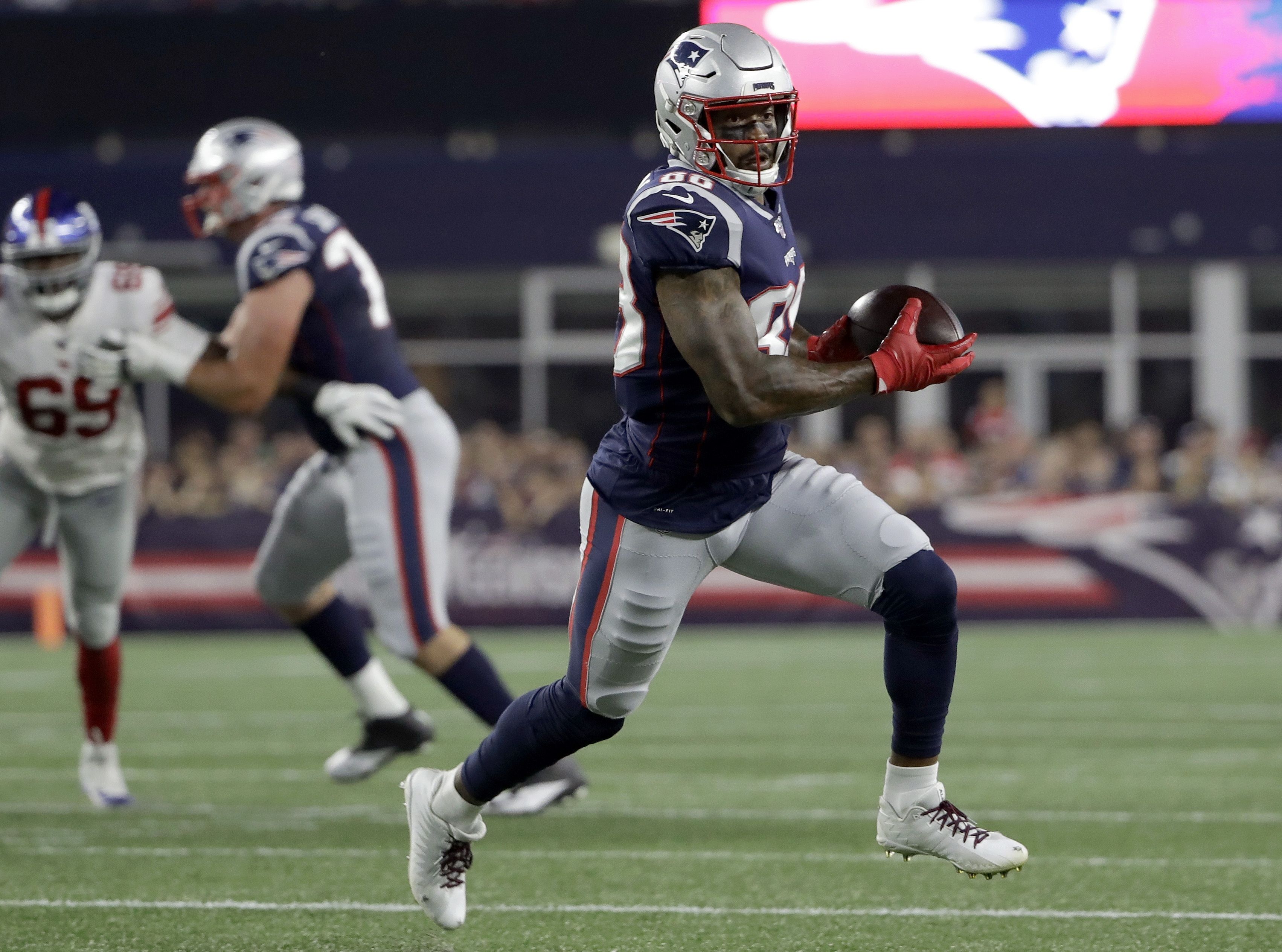 New England Patriots to trade WR Demaryius Thomas to New York Jets