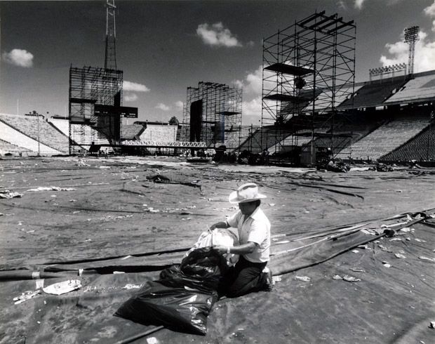 Watch The Texas Stadium Implosion On It's 13 Year Anniversary