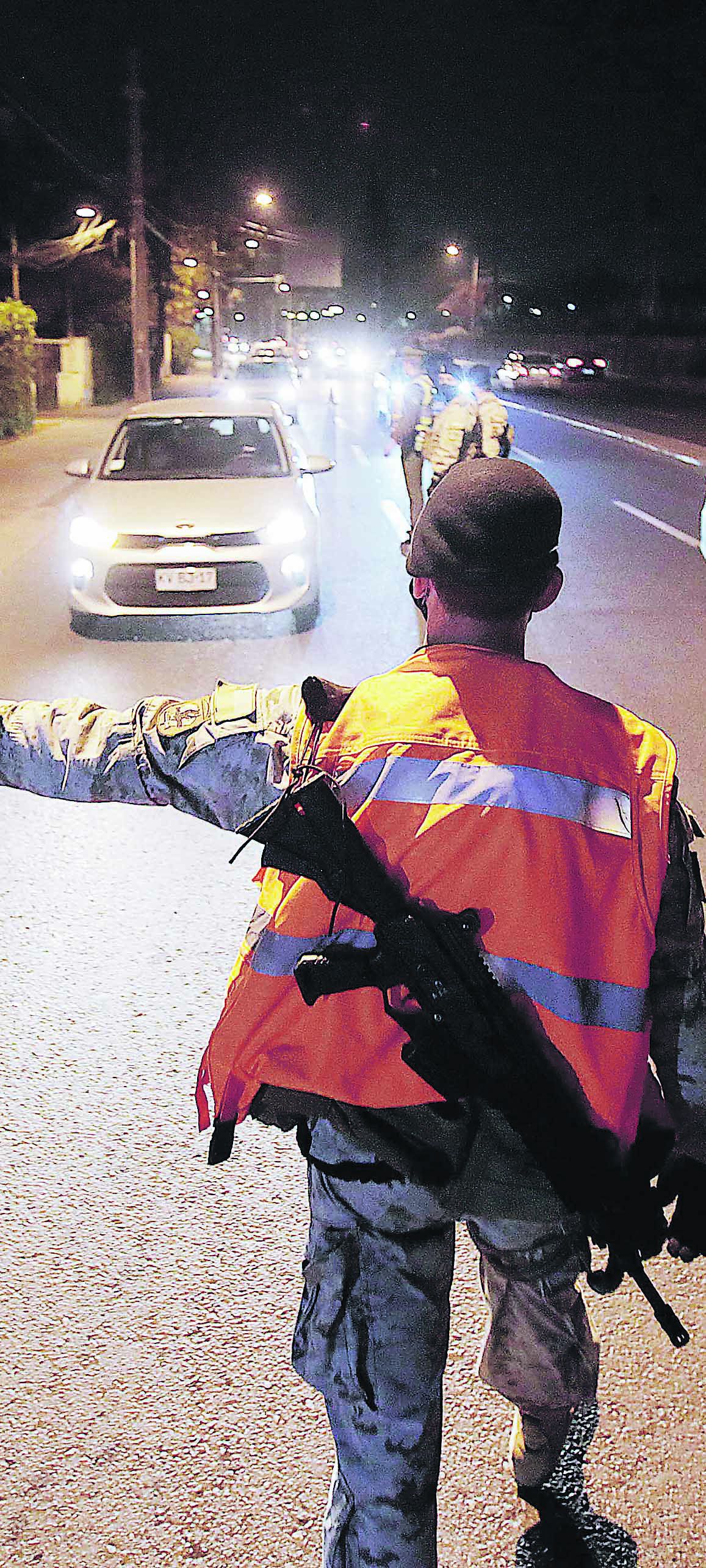 Controles Boinas Negras Fuerzas Armadas

