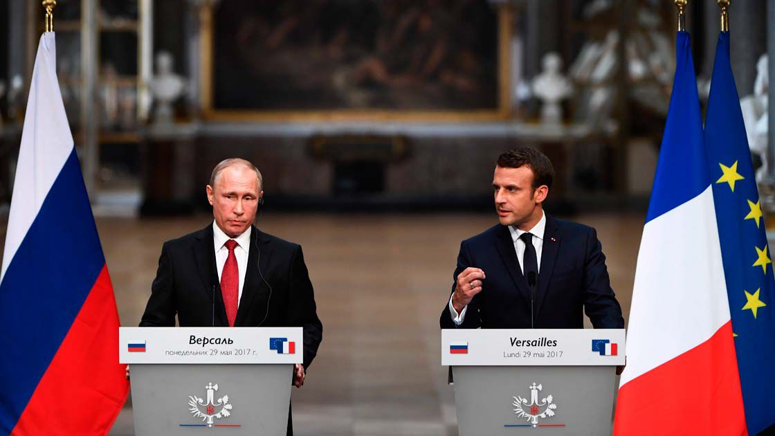 Macron, Putin