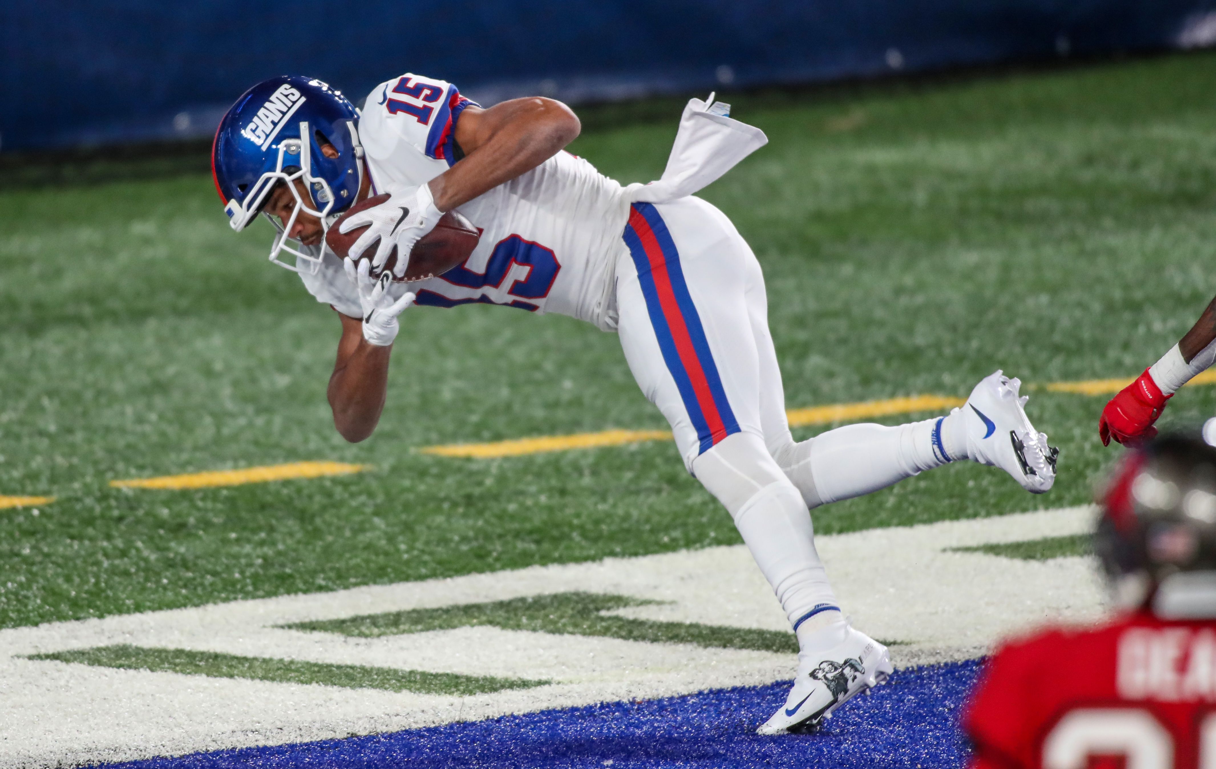 Touchdown Terry! Washington Football Team wide receiver Terry McLaurin  beats New York Giants cornerback James Bradberry for contested touchdown  grab