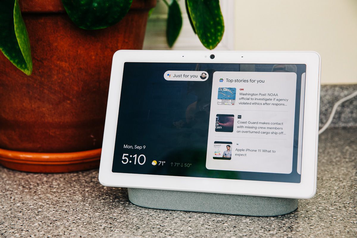 Google S Nest Hub Max Smart Screen Is Bigger Better And Always Watching If You Want It To Popular Science