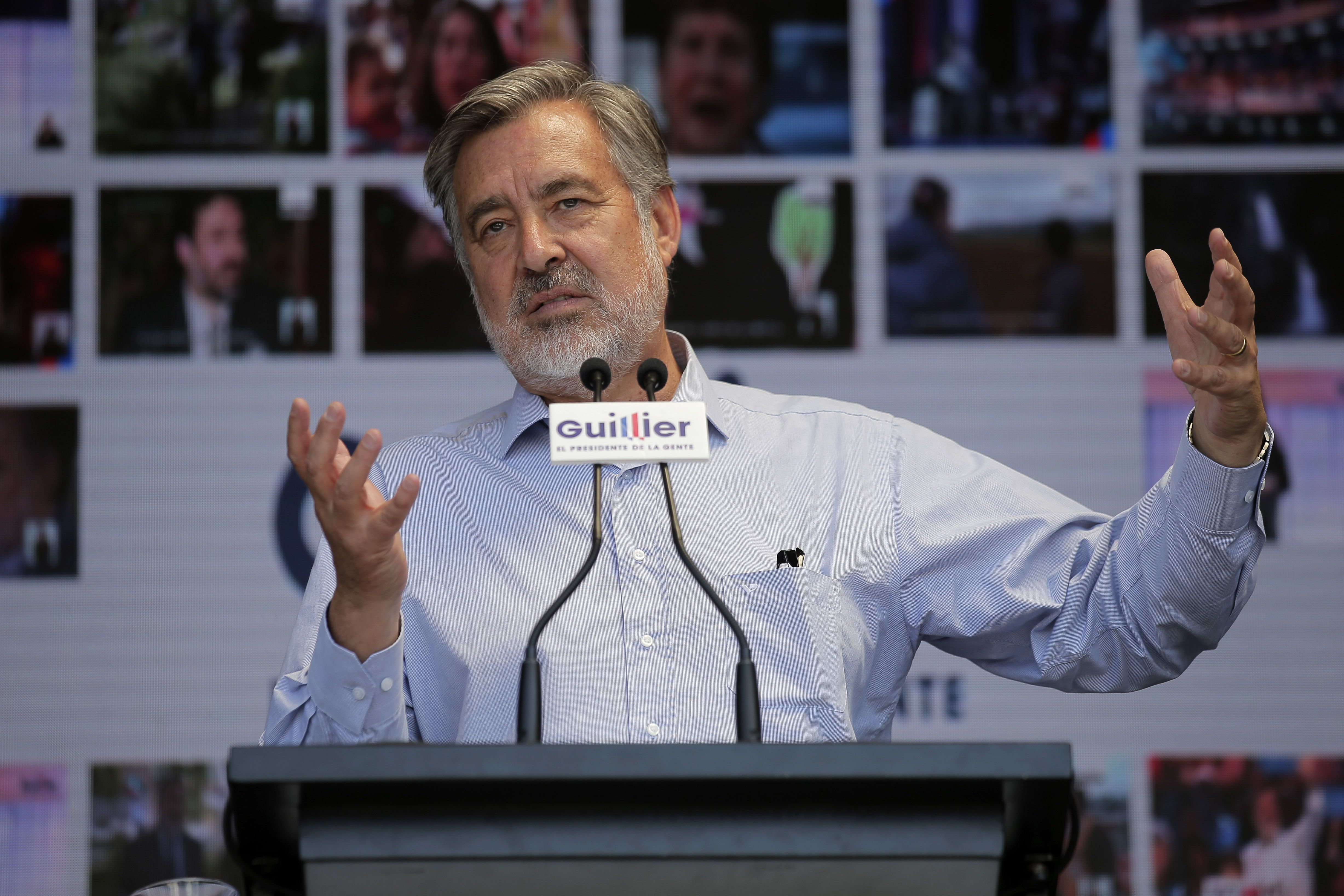 Candidato Presidencial Alejandro Guillier firma compromiso con la cultura.