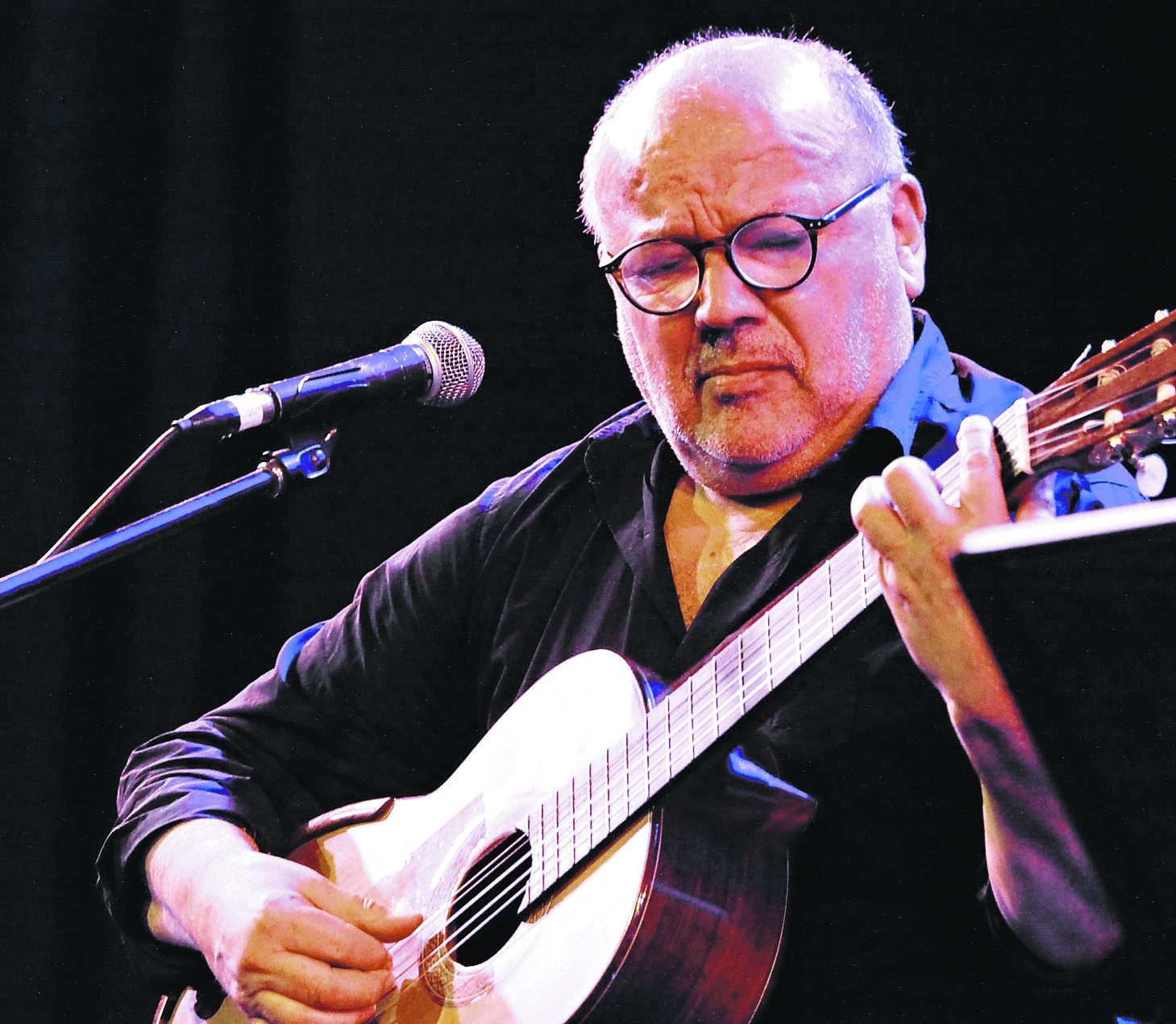 Presentación del libro "Hemos hecho lo querido y hemos querido lo hecho" e interpretacion de canciones.