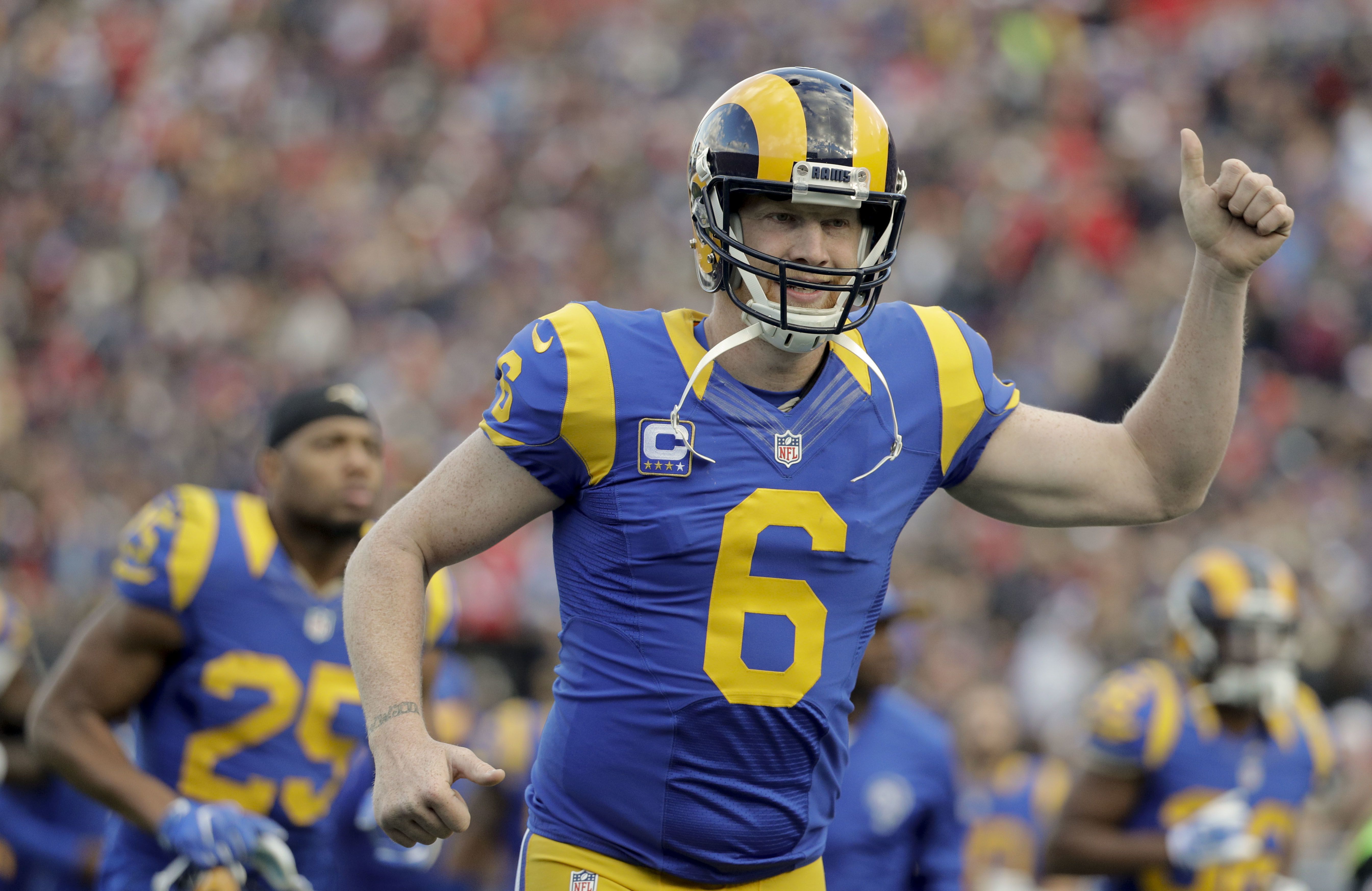 Watch: Former Oregon State star Johnny Hekker hangs out with