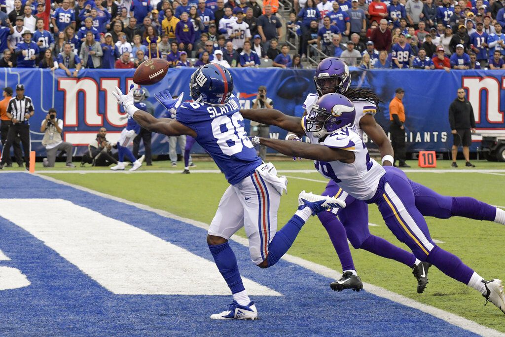 MUST-SEE: Darius Slayton leaps for 44-yard catch