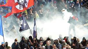 141107012750_kiev_clashes_304x171_afp.jpg