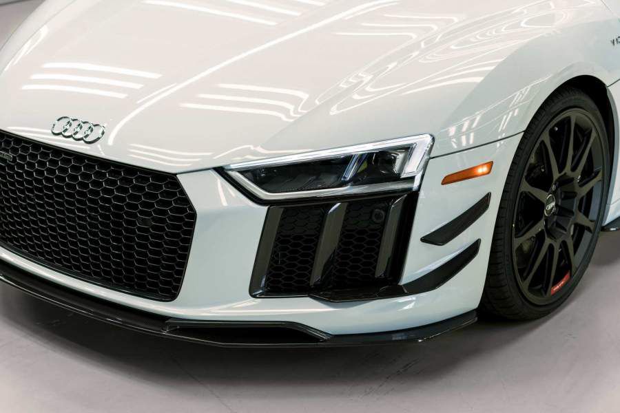 Audi-R8-V10-Plus-Competition-Package-6-900x600.jpg