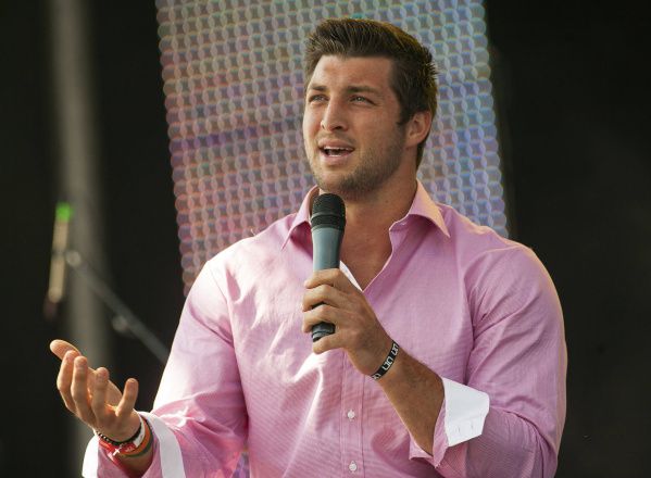 Tim Tebow to speak at Catholic Charities Ball