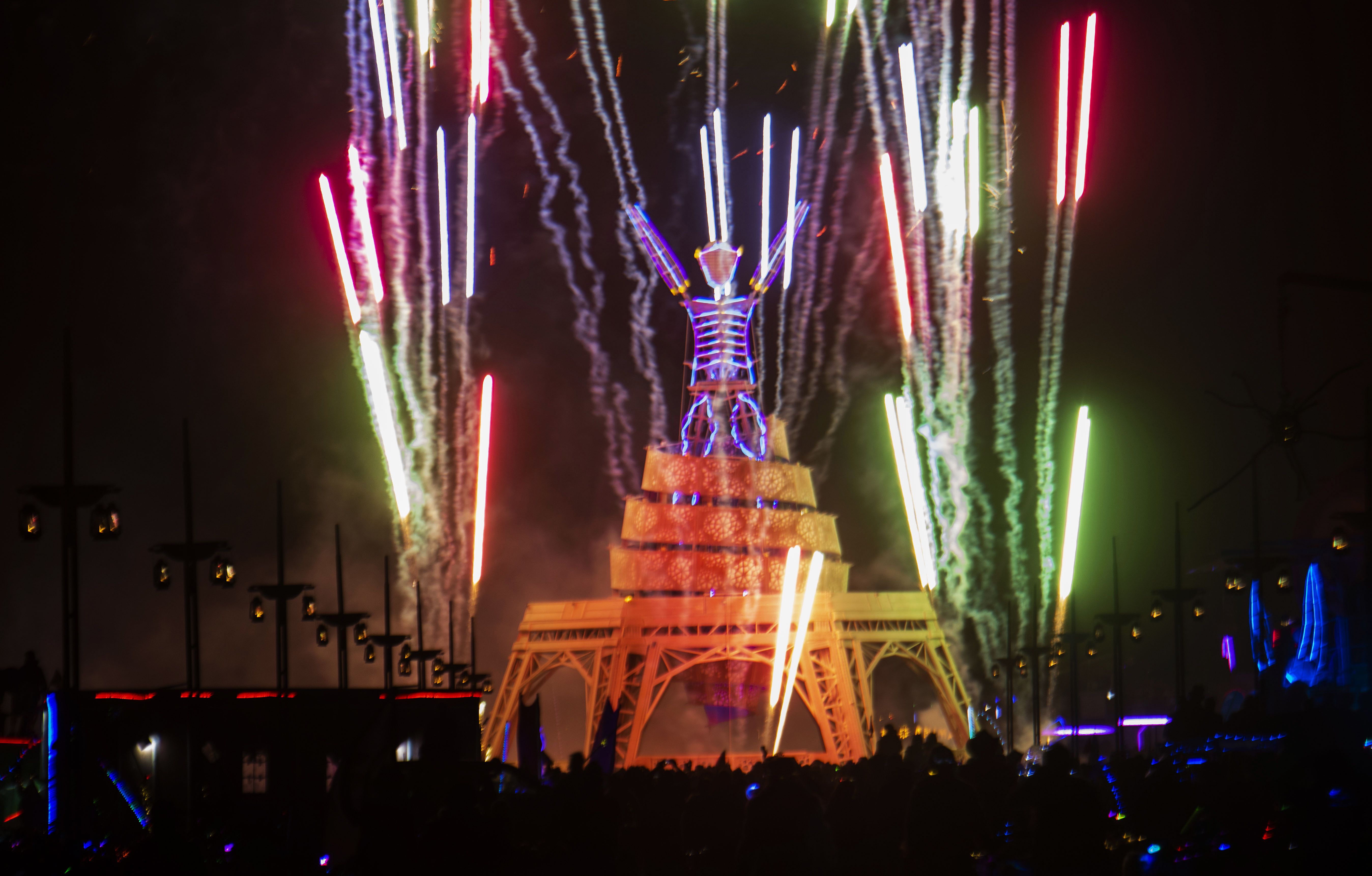 Fireworks light up Reds and Pirates brawl