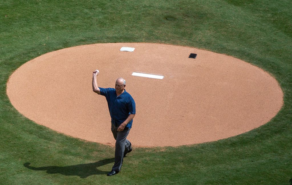 The nicest stadium to ever close: Globe Life Park era ends with one more  emotional Rangers win