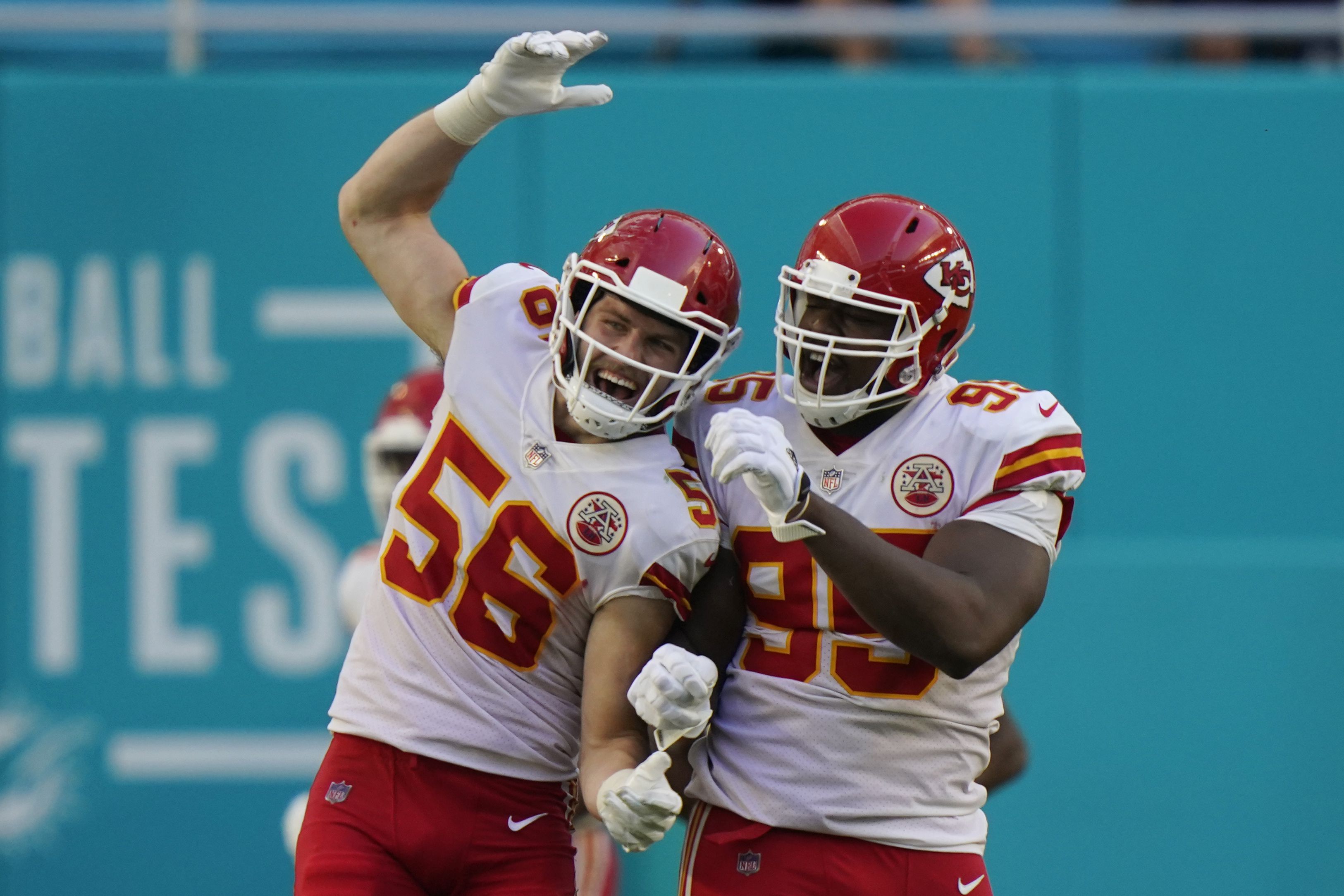 Chiefs clinch AFC West title on game-winning touchdown run from