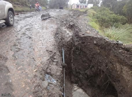 Lluvias Arrasan Carreteras Y Dejan Poblados Aislados Ecuador El