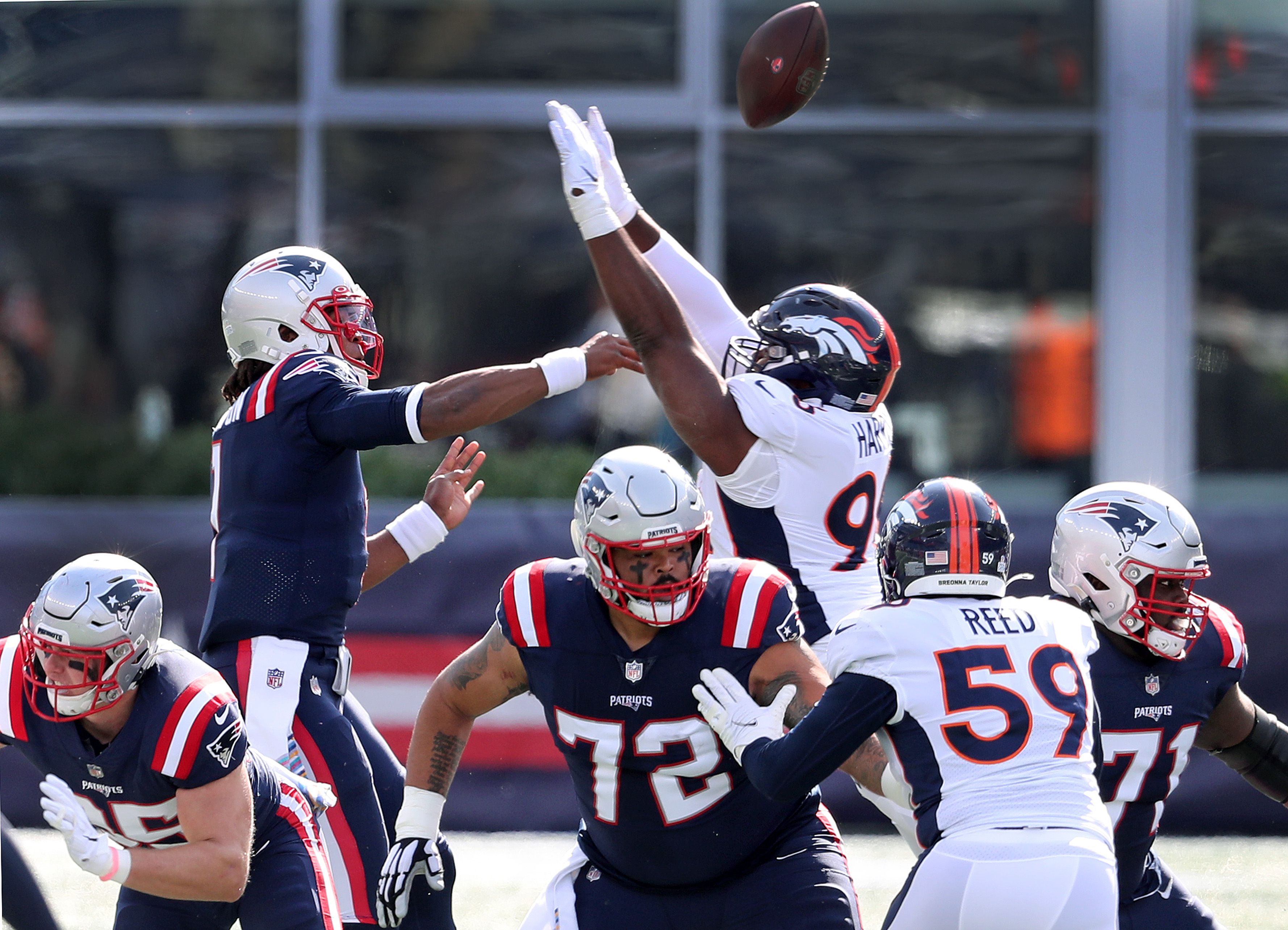 Broncos upend rusty Cam Newton, Patriots, 18-12, in postponed matchup - The  Boston Globe