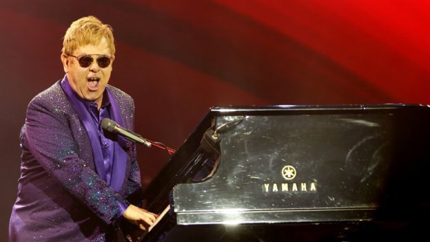 _95797654_eltonjohn1.jpg