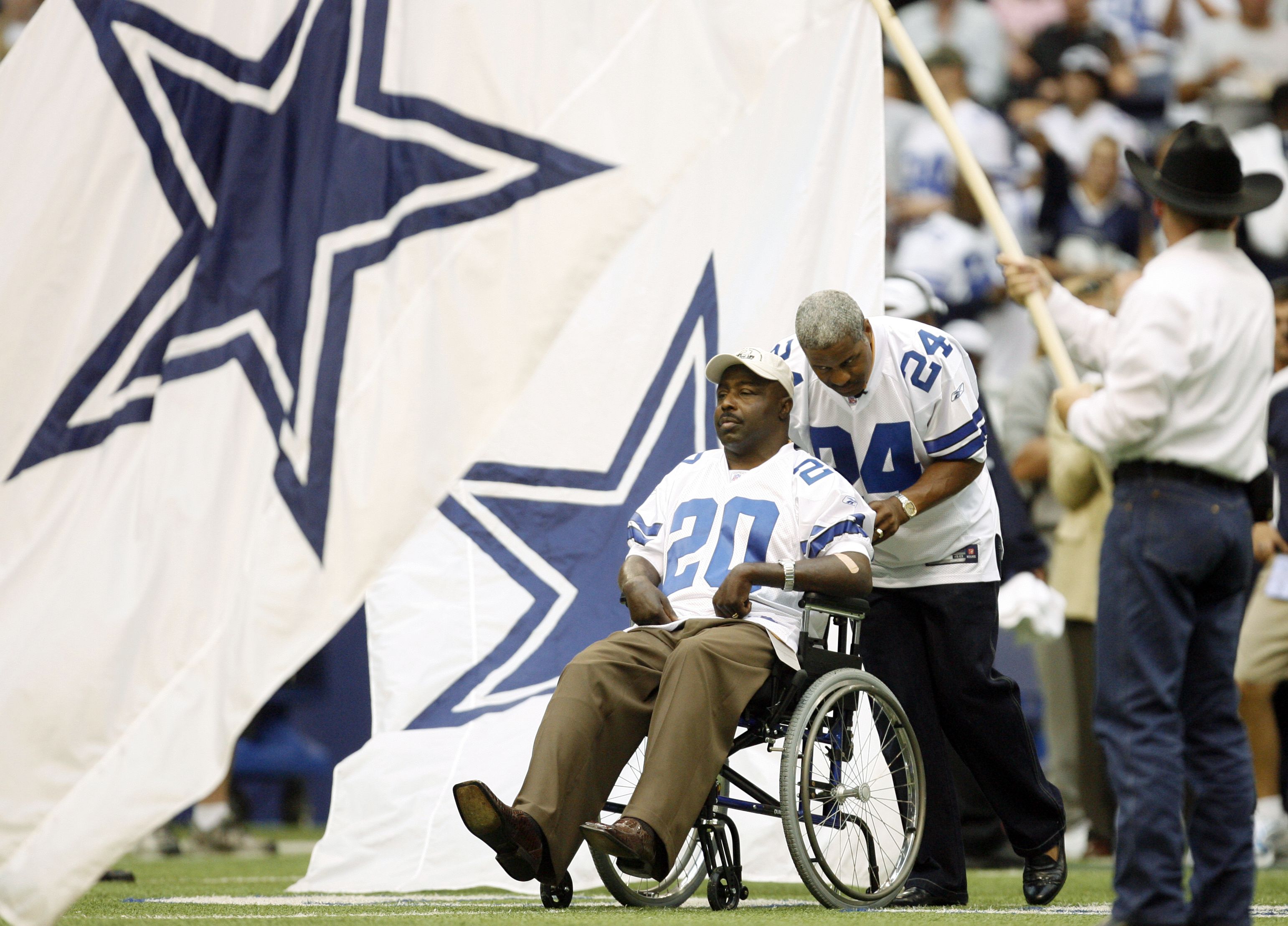 Tony Dorsett Heartbroken By Death Of Cowboys Hall Of Famer - The Spun:  What's Trending In The Sports World Today