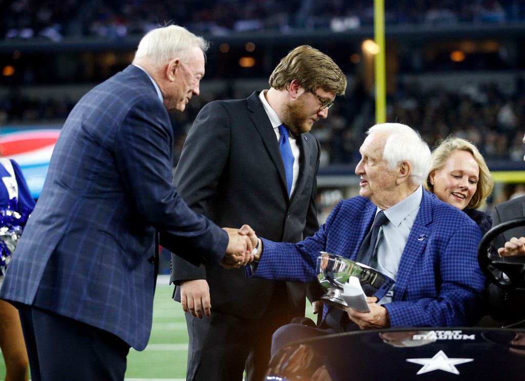 Gil Brandt is officially the 22nd member of the Dallas Cowboys Ring of  Honor - Blogging The Boys