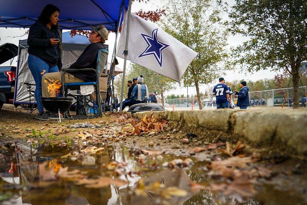 The tailgate turkey returns! These photos prove Cowboys die-hards know how  to Thanksgiving