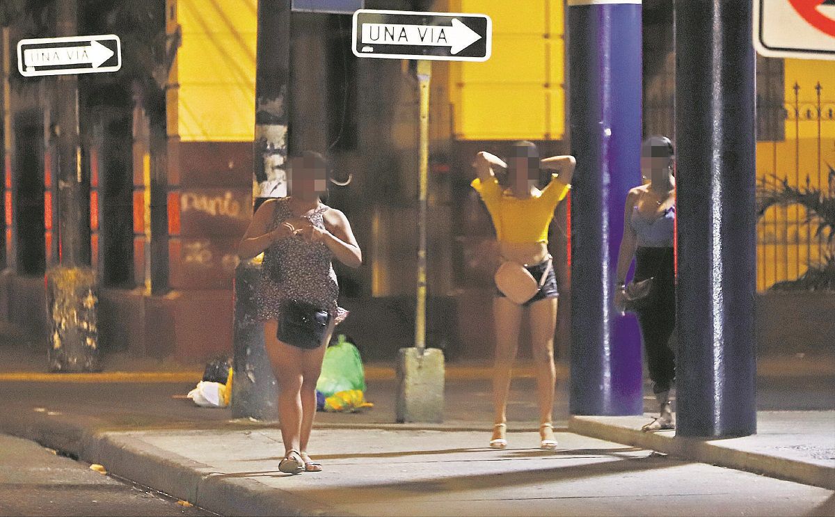 El servicio sexual nocturno, sin freno ni controles en el centro de  Guayaquil | Comunidad | Guayaquil | El Universo