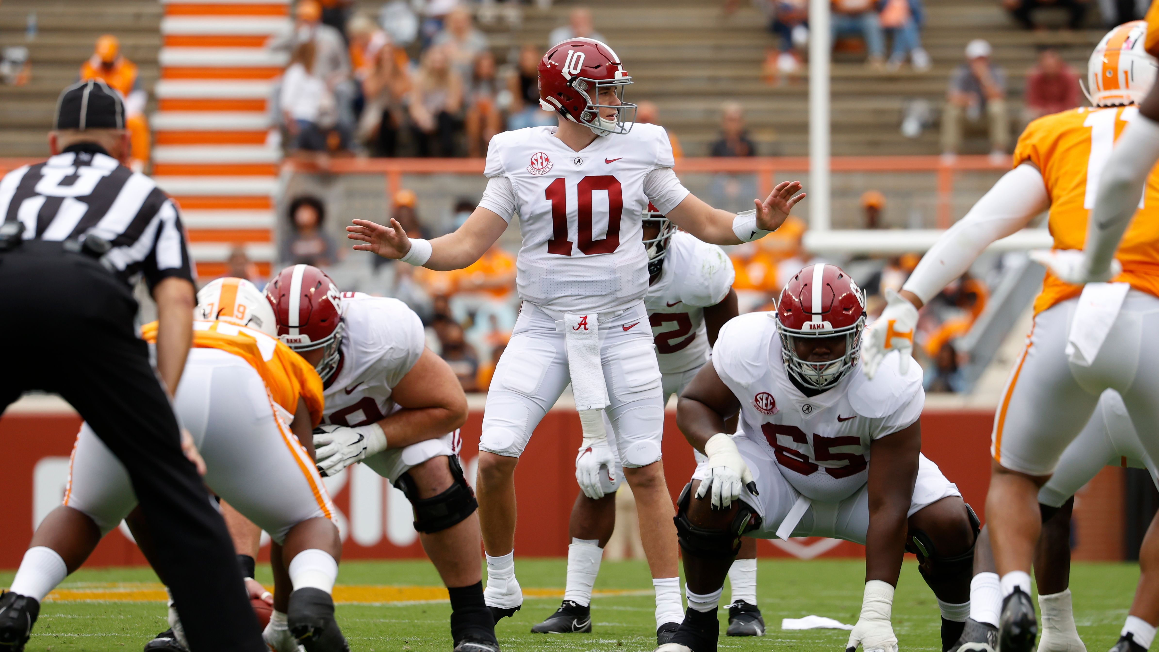 Alabama QB Mac Jones Coached a Women's Football Team To a Championship