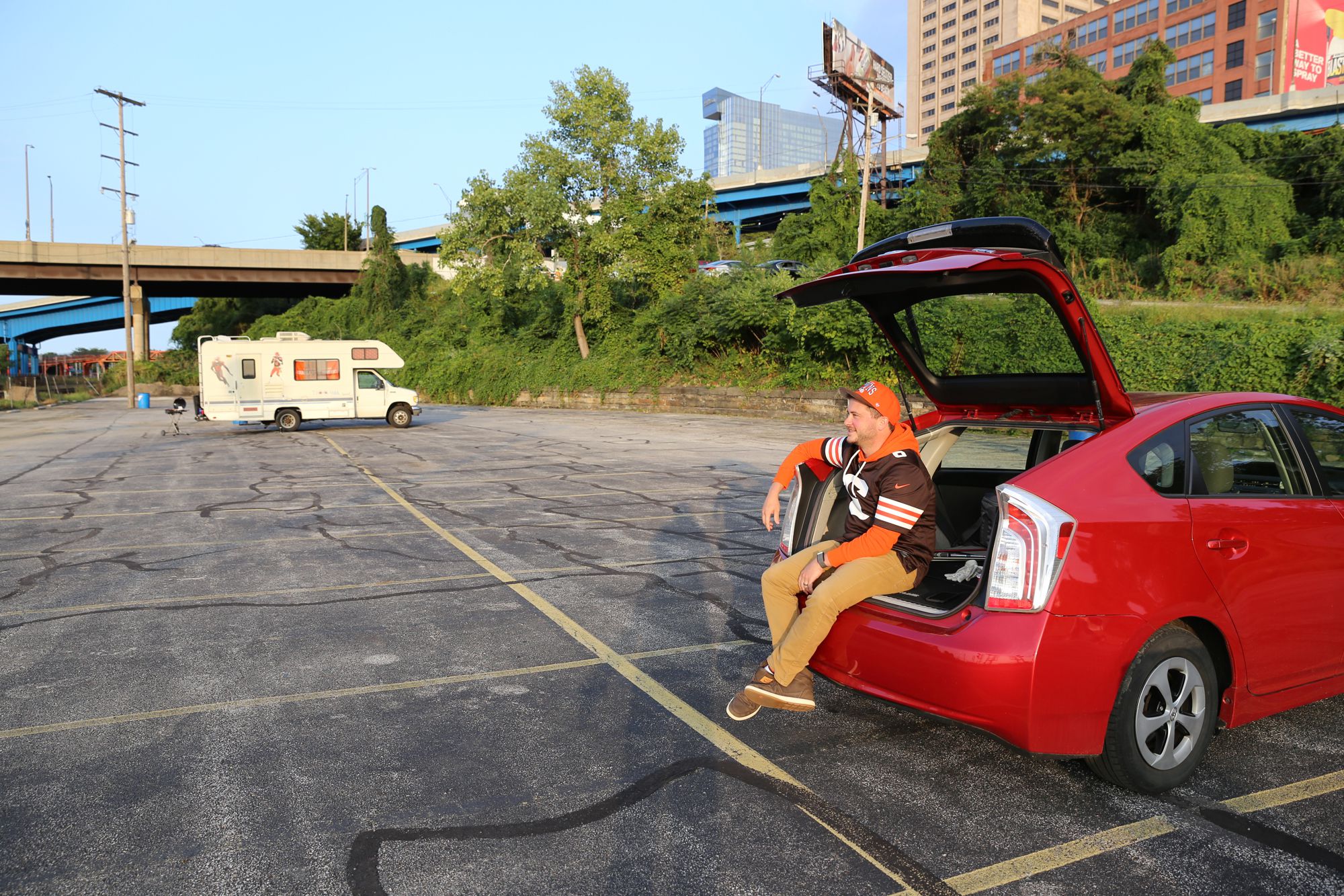 Cleveland Browns season opener: Browns fans line up for Muni Lot