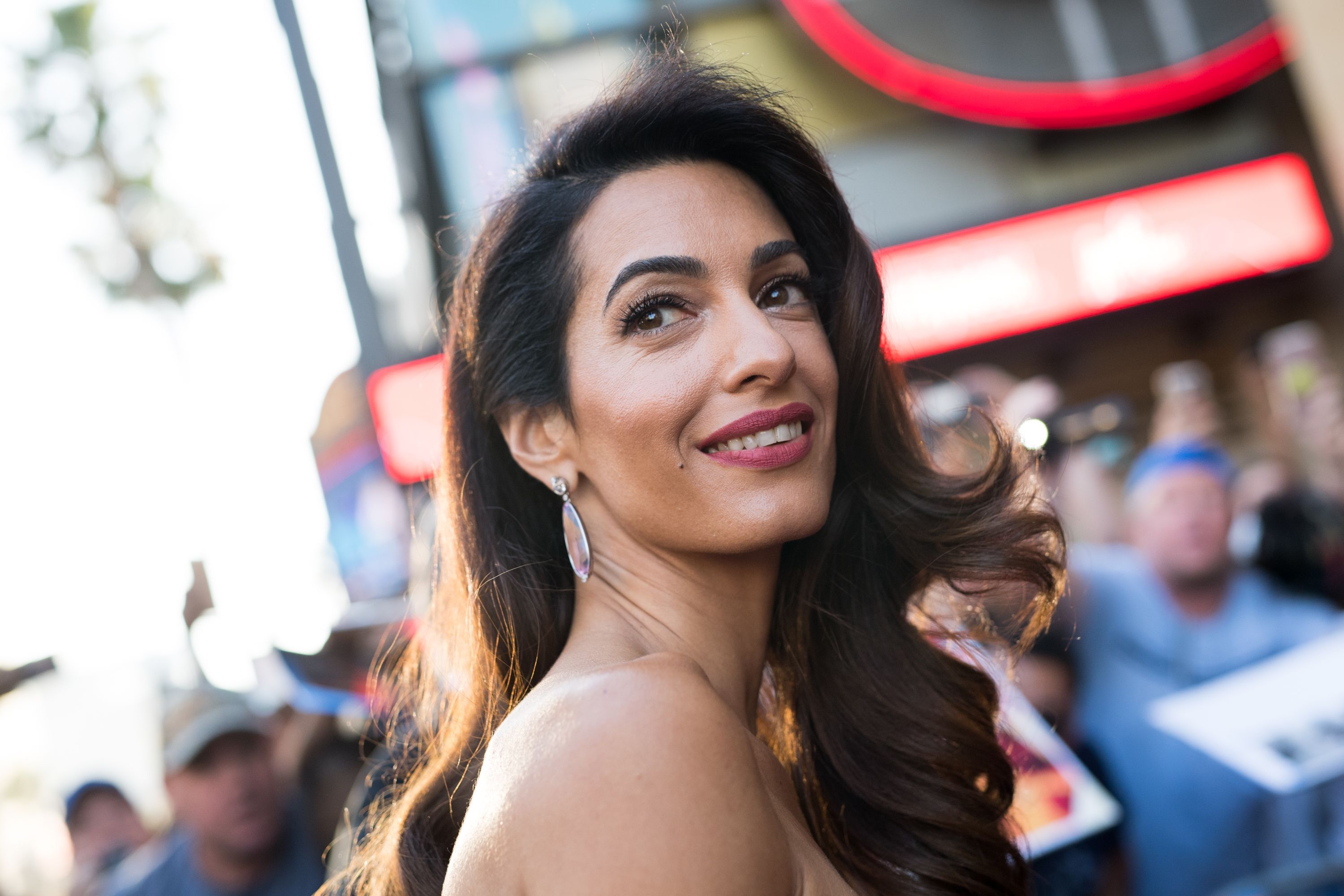 Savoir Flair Amal Clooney July 2016