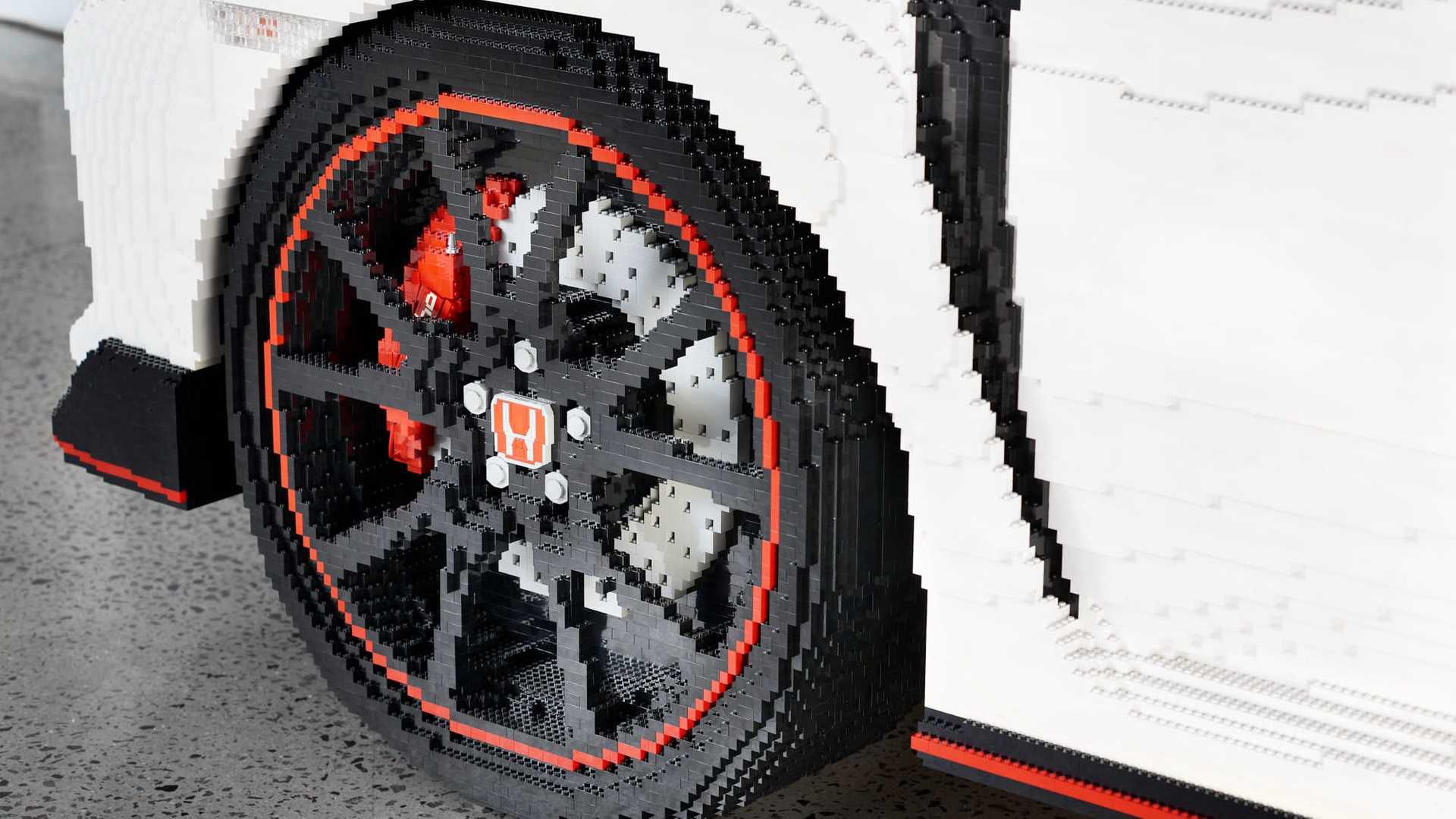 life-size-honda-civic-type-r-lego.jpg